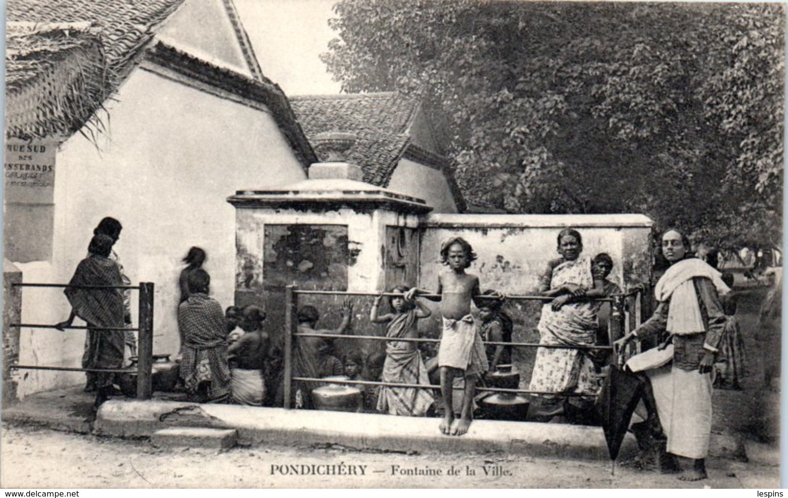 ASIE  - INDE - Pondichéry --  Fontaine De La Ville - Inde