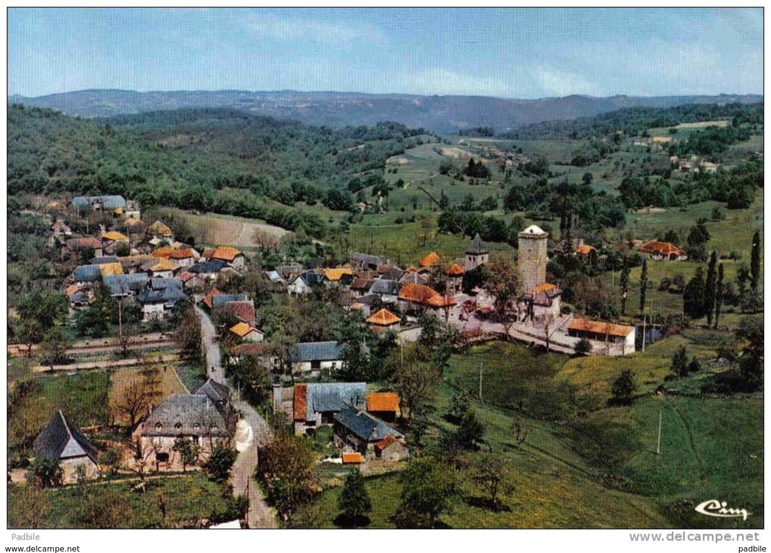 Carte Postale 46. Teyssieu  Vue D'avion Trés Beau Plan - Autres & Non Classés