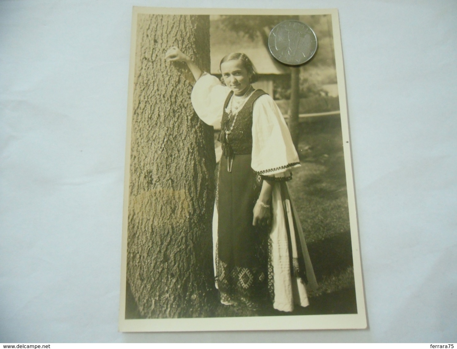 FOTO COSTUME TRADIZIONALE CONTADINO CONTADINA TRANSILVANIA ROMANIA CM.12X18-8 - Mestieri