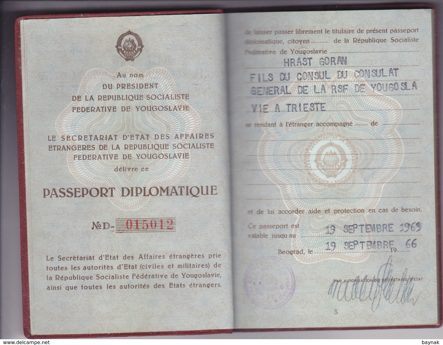 SFRJ  - YUGOSLAVIA  - DIPLOMATIC PASSPPORT  - SON OF YU CONSUL IN TRIESTE, ITALIA  - 1969  - DIPLOMATIC VISA  3 YEAR - Historische Dokumente