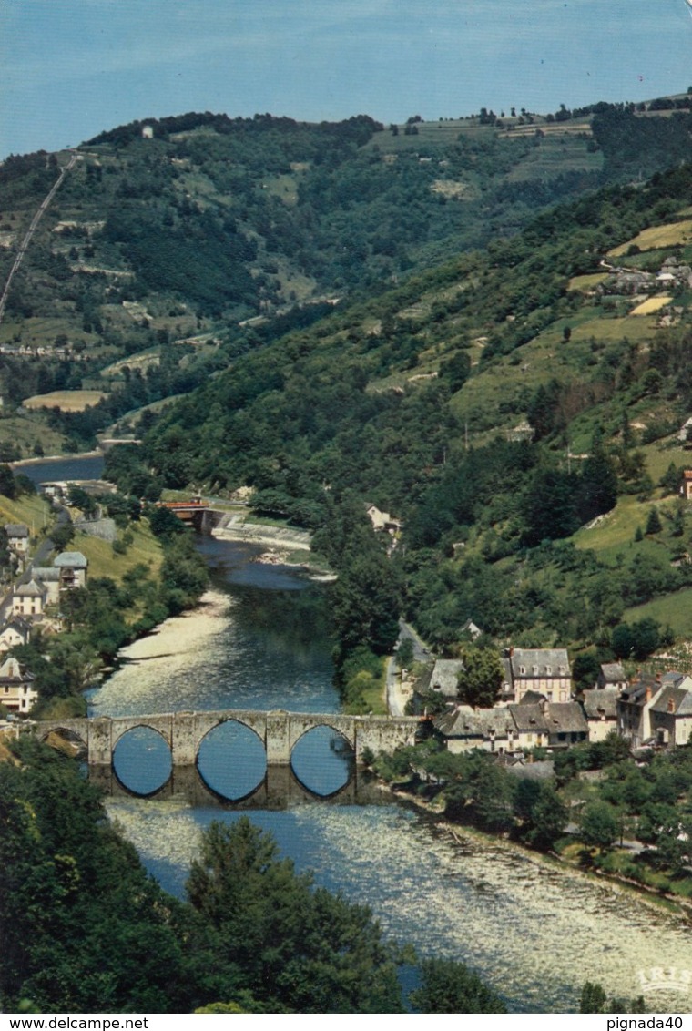 Cp , 12 , ENTRAYGUES-sur-TRUYÈRE, Surnommée Entraygues-la-Jolie, Vue Générale Et Le Pont Gothique Sur La Truyère - Otros & Sin Clasificación