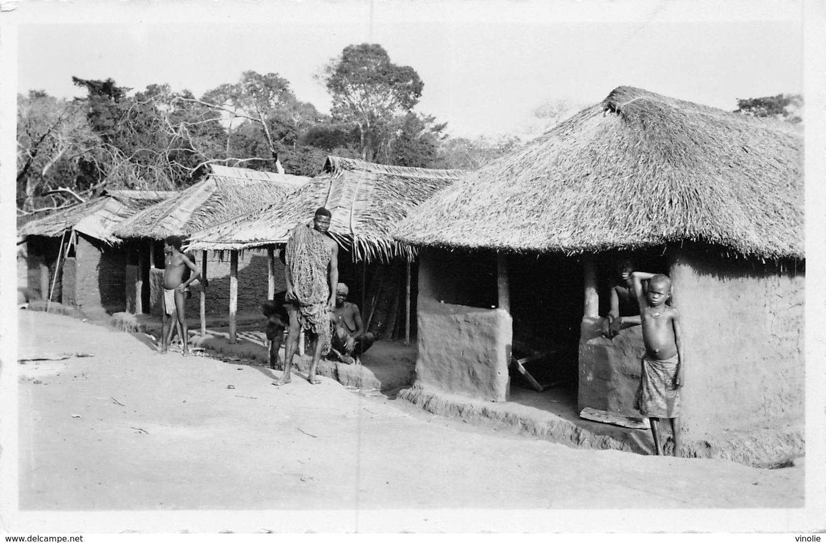 A-19-5549 : OUBANGUI. TYPE D'HABITATIONS INDIGENES DE LA BROUSSE. - Sin Clasificación