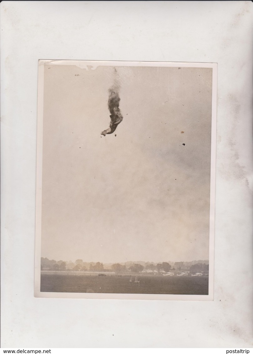 KITE BALLOON FALLING IN FLAMES ATTACK AEROPLANE RAF ROYAL AIR FORCE DISPLAY HENDON 20*15CM Fonds Victor FORBIN 1864-1947 - Aviación