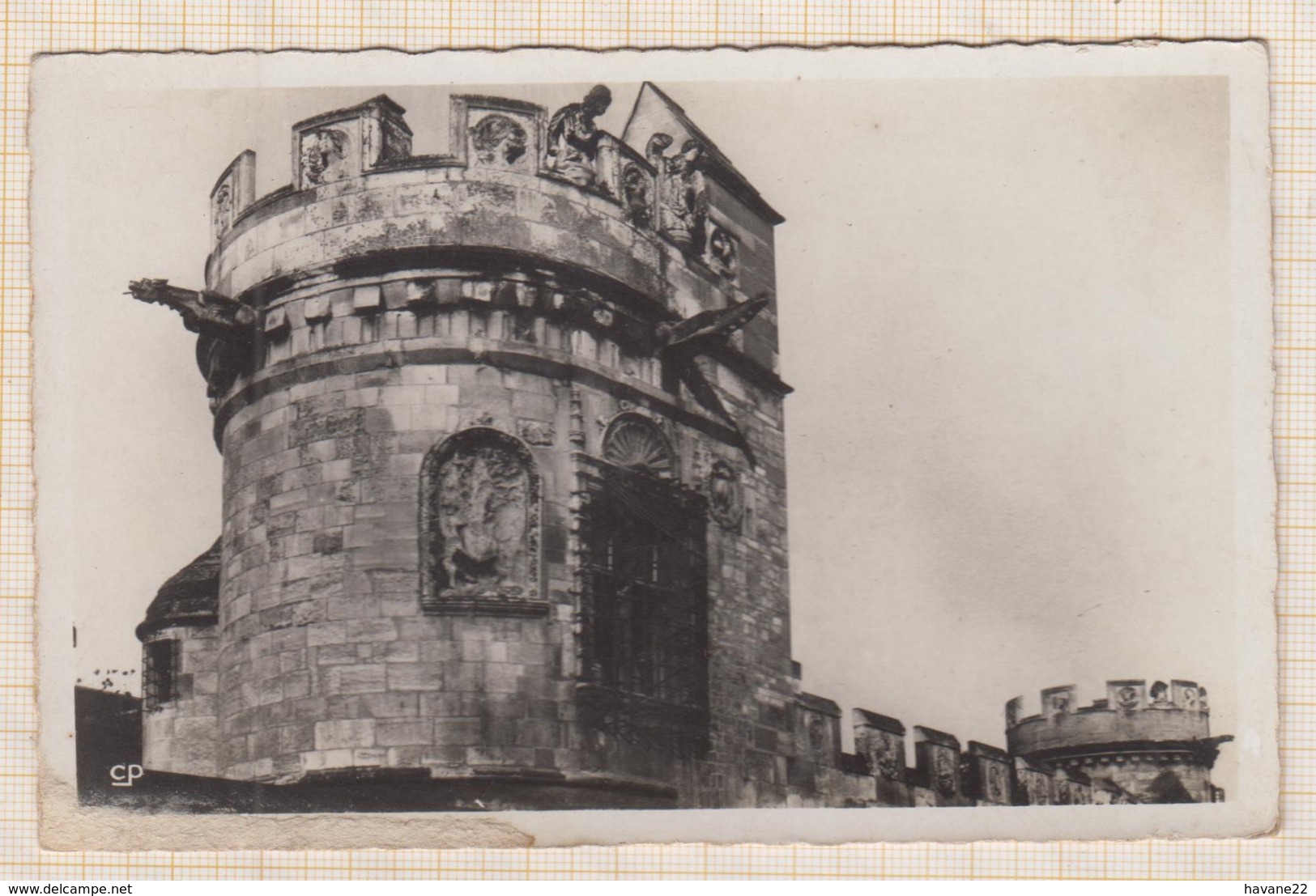 9AL2411 CAEN TOUR DU MANOIR DES GENS D'ARMES 2 SCANS - Caen