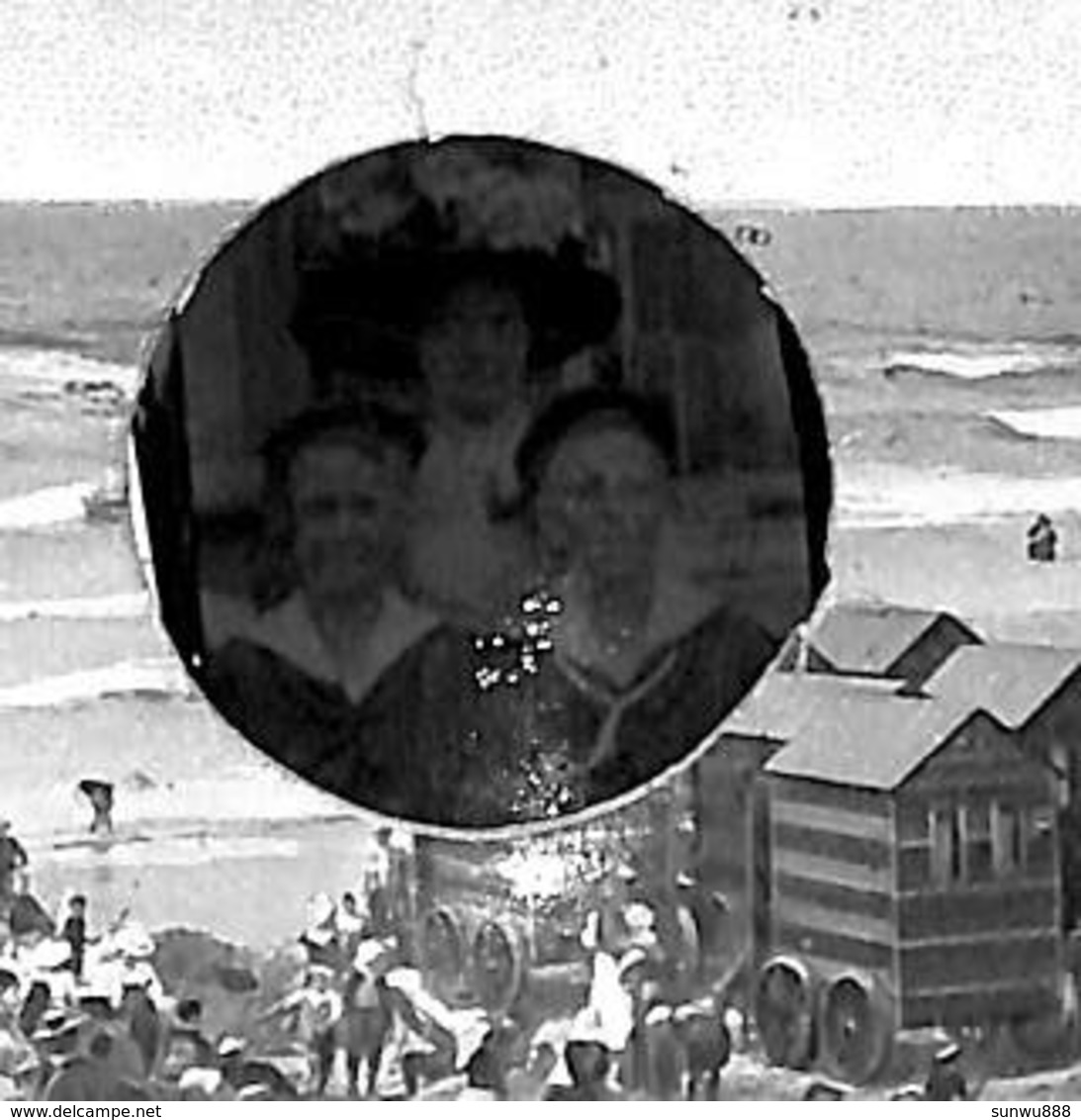 Blankenberghe - Blankenberge - Sur Le Brise-Lames (animée, Avec Insertion Photo D'époque 1910) - Blankenberge