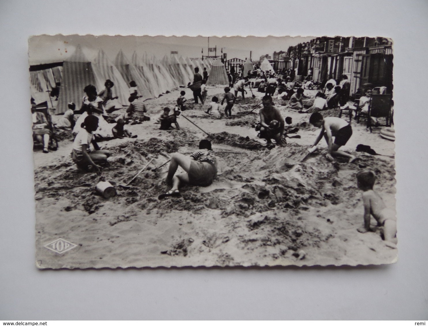 59 MALO_Les_BAINS Jeux De Plage Animé Enfants Oblitération Champigny-Sur-Yonne - Malo Les Bains