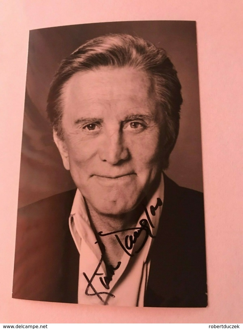 Kirk Douglas Photo Hand Signed Inscribed 10 X 15 Cm And Envelope - Signiert