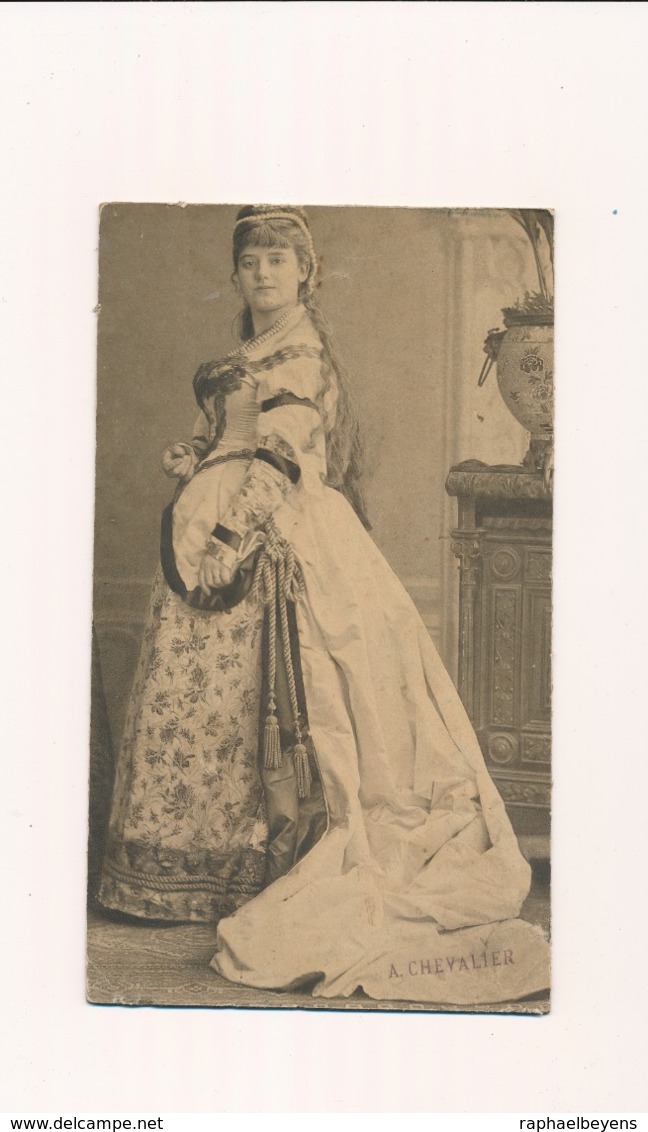 Grande Photo Femme Noble A. Chevalier Genève Robe Coiffure Noblesse Woman - Old (before 1900)