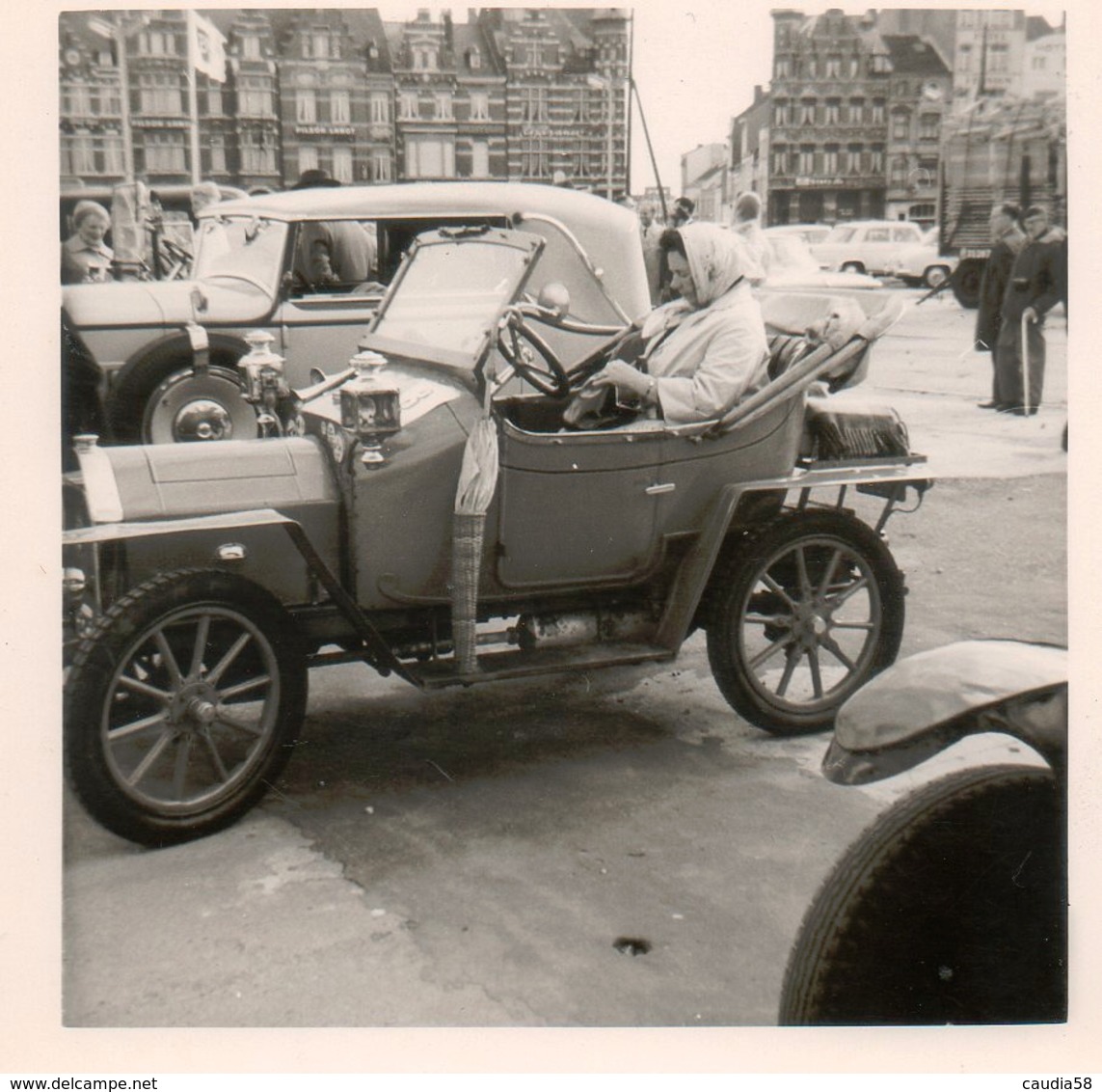 Voiture Ancienne. Ancêtre. - Automobiles