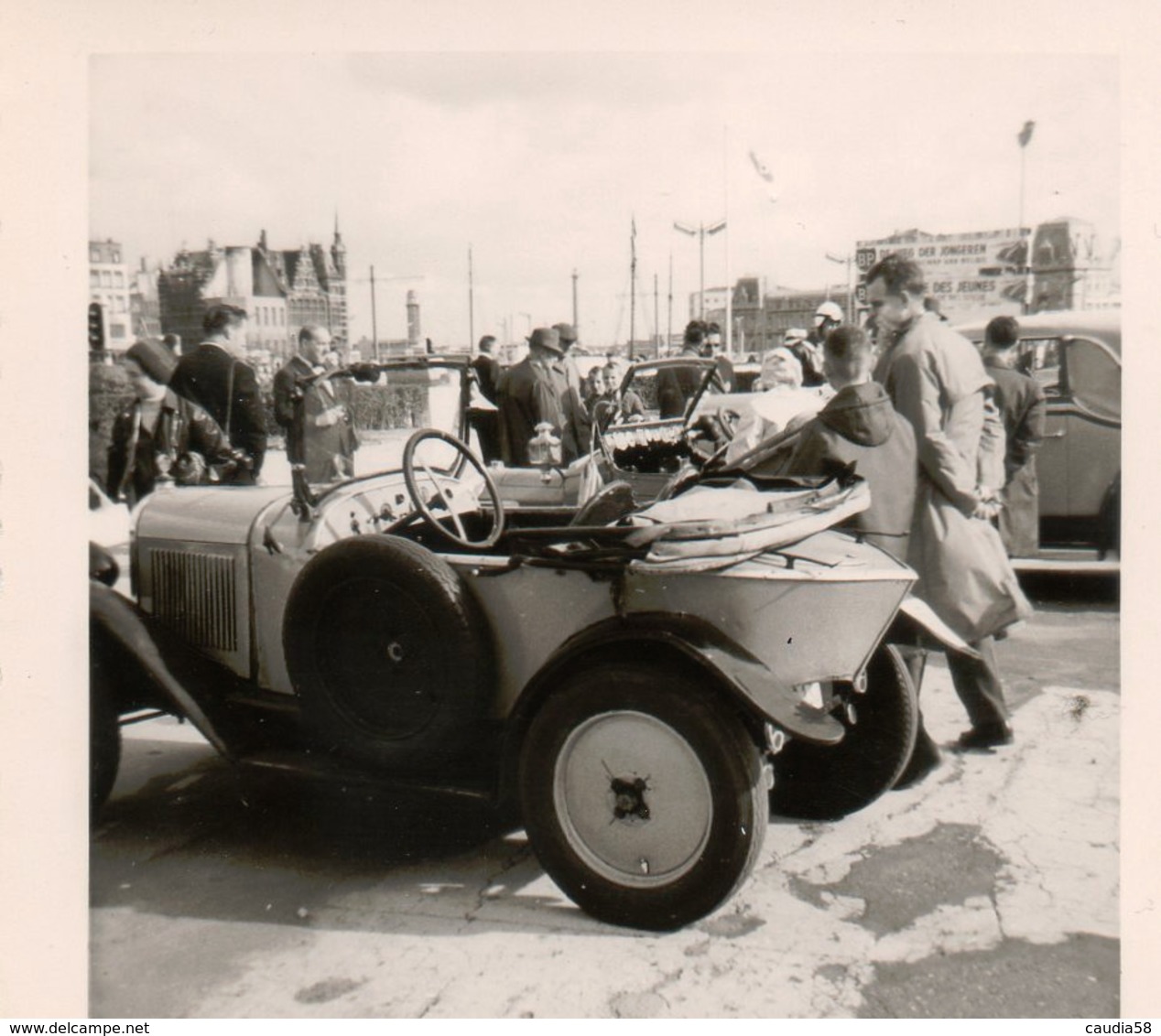 Voiture Ancienne. Ancêtre. - Automobiles