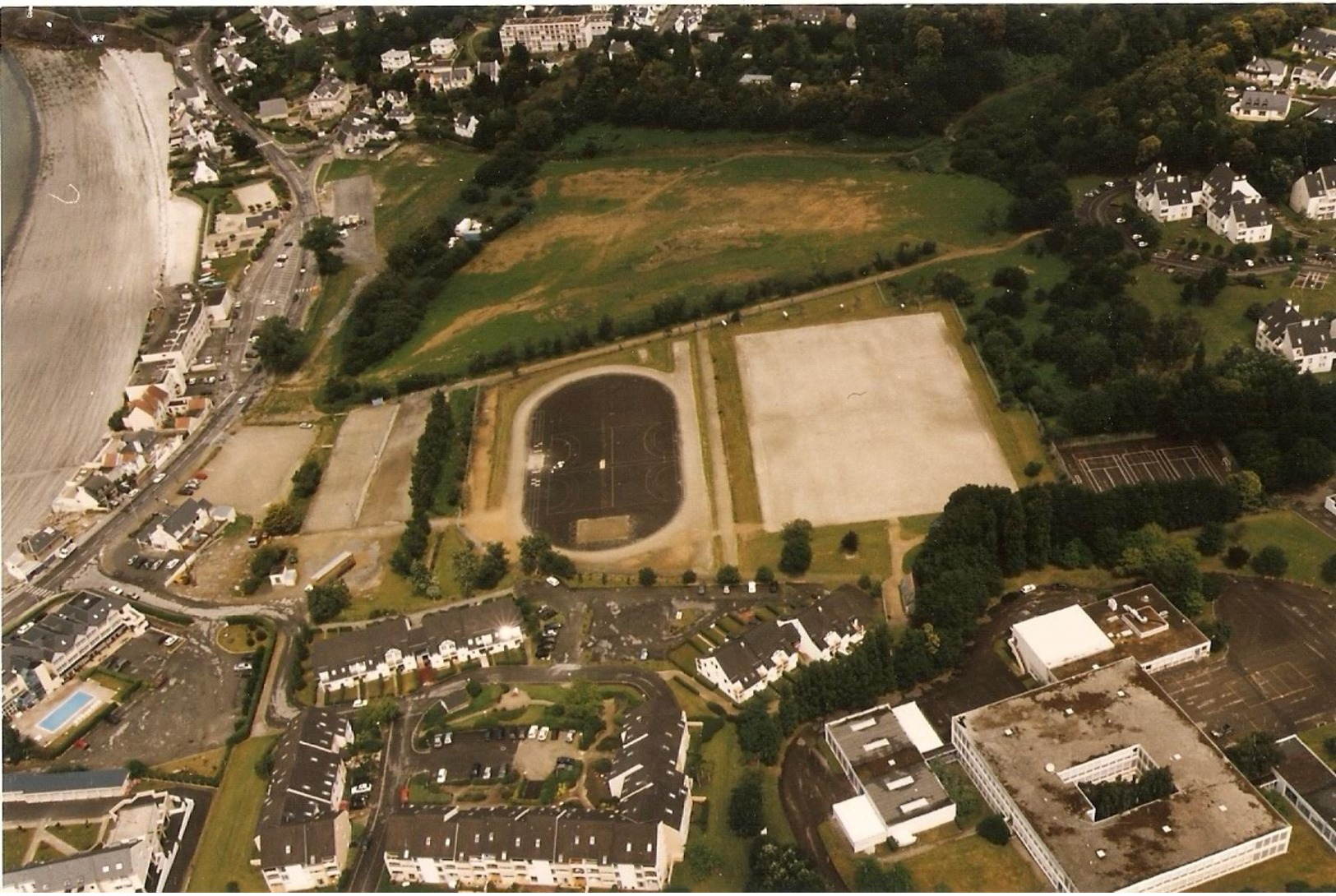 CONCARNEAU - Terrains De Sport (photo Aérienne) - Lugares