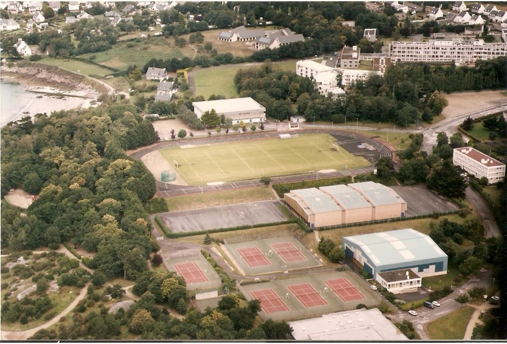 CONCARNEAU - Terrain De Football (photo Aérienne) - Lieux