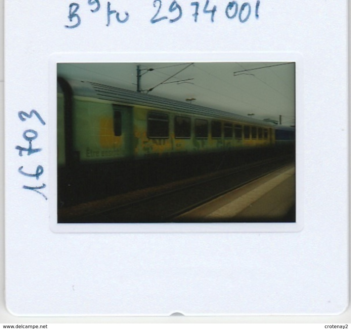 Photo Diapo Diapositive Slide Wagon Voitures Voyageurs Nouveaux Trains SNCF Le 21/06/2000 VOIR ZOOM - Diapositives (slides)