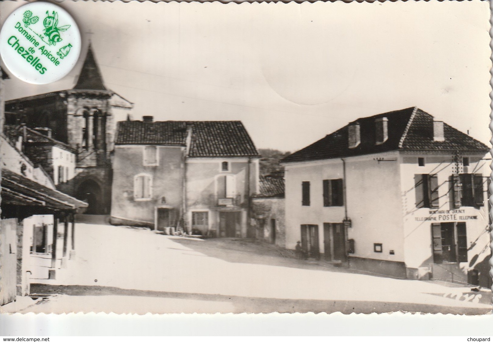 82 - Très Belle Carte Postale Semi Moderne Dentelée De  MONTAIGU DE QUERCY   Place De L'Eglise - Montaigu De Quercy