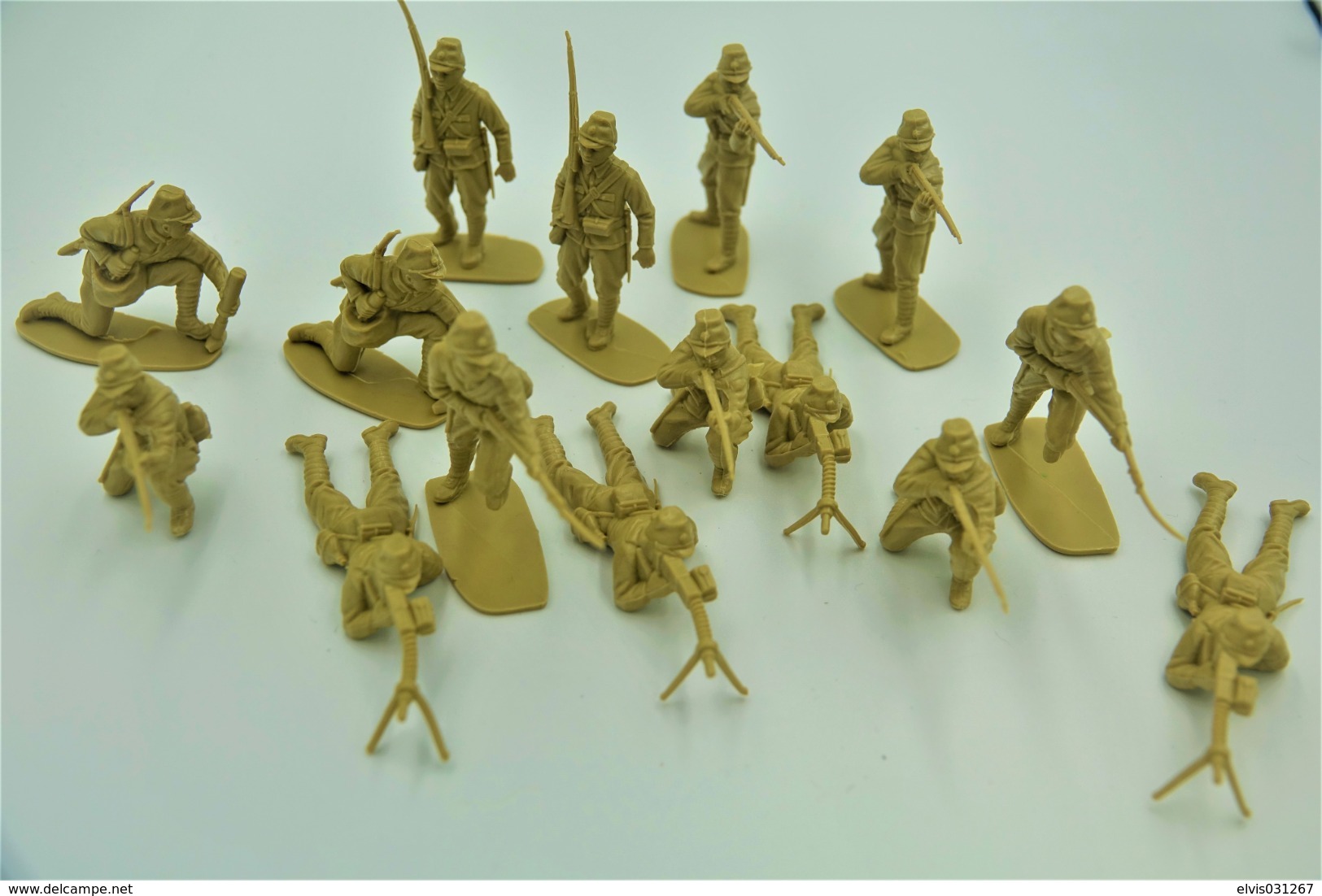 Airfix WW2 JAPANESE INFANTRY???, 15 Pc, Scale 1/32 , Vintage - Figurines