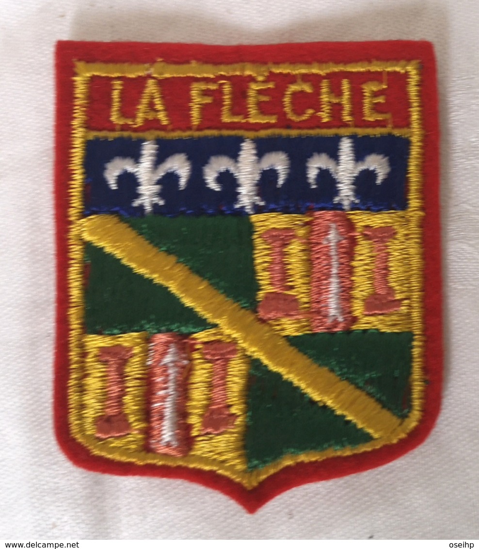 Ecusson Blason Armoiries LA FLECHE 72 Souvenir Tissu - Patches