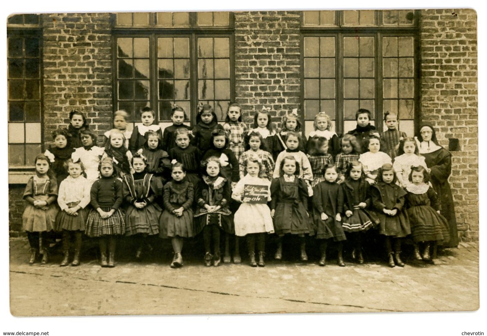 Dampremy : école Primaire. Soeur Valérie 1910. - Unclassified