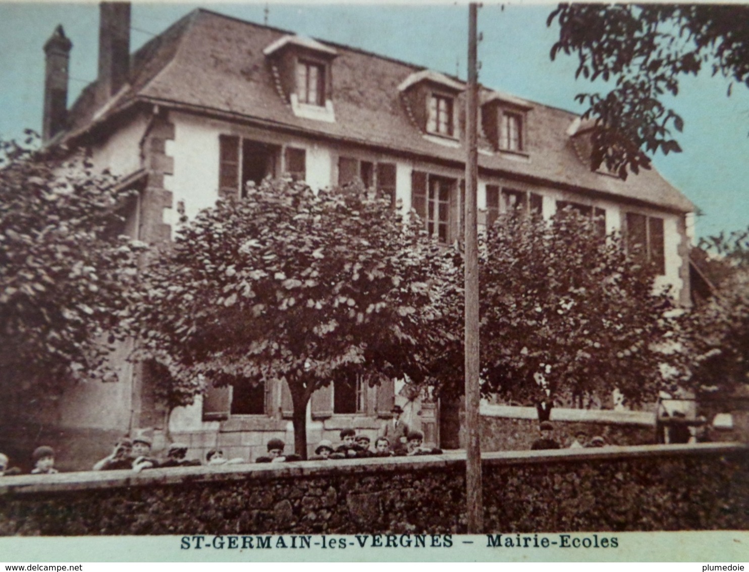 Cpa 19 ST GERMAIN LES VERGNES , Animée , MAIRIE ECOLES élèves Instituteur Dans La Cour CORREZE - Sonstige & Ohne Zuordnung