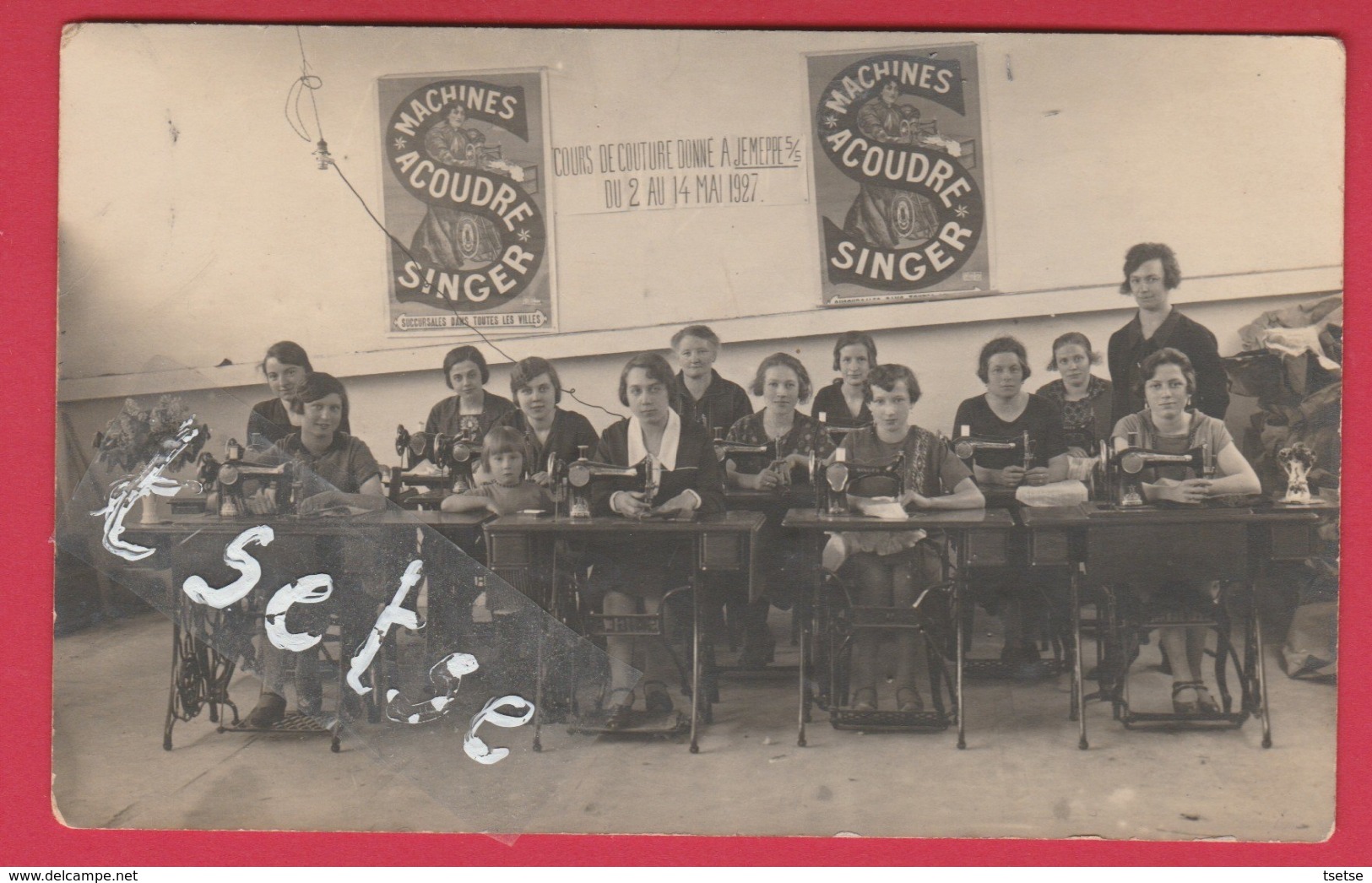 Jemeppe-sur-Sambre -Cours De Couture  ... Groupe De Femmes , Machines Et Pub Singer - Carte Photo - 1927( Voir Verso ) - Jemeppe-sur-Sambre