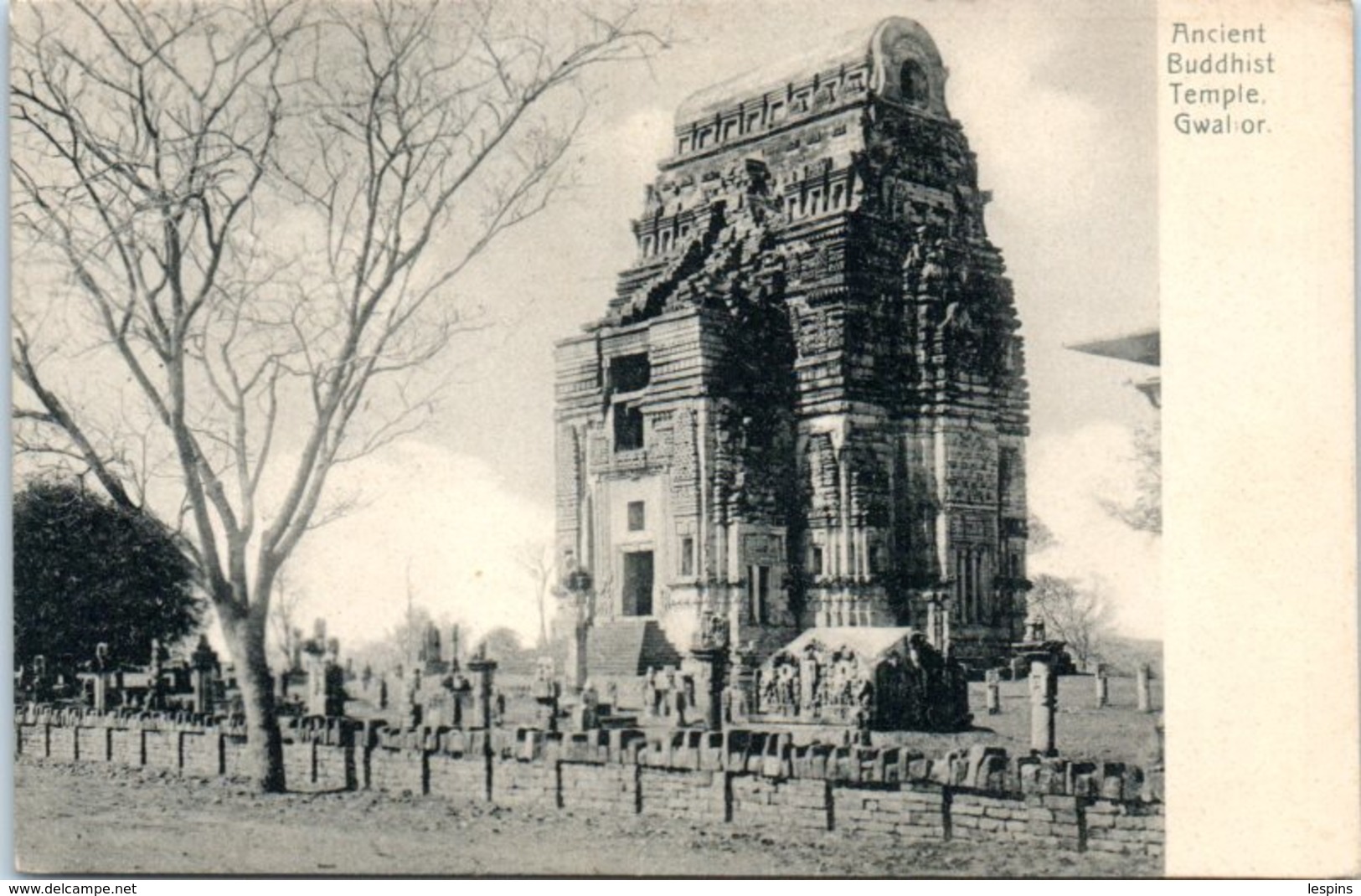 ASIE  - INDE -- Ancient Buddhist  Temple - India