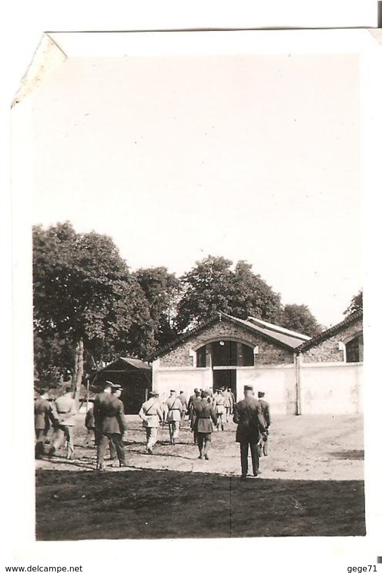 Satory - Camp Militaire - Barraquements Et Officiers - Guerre, Militaire