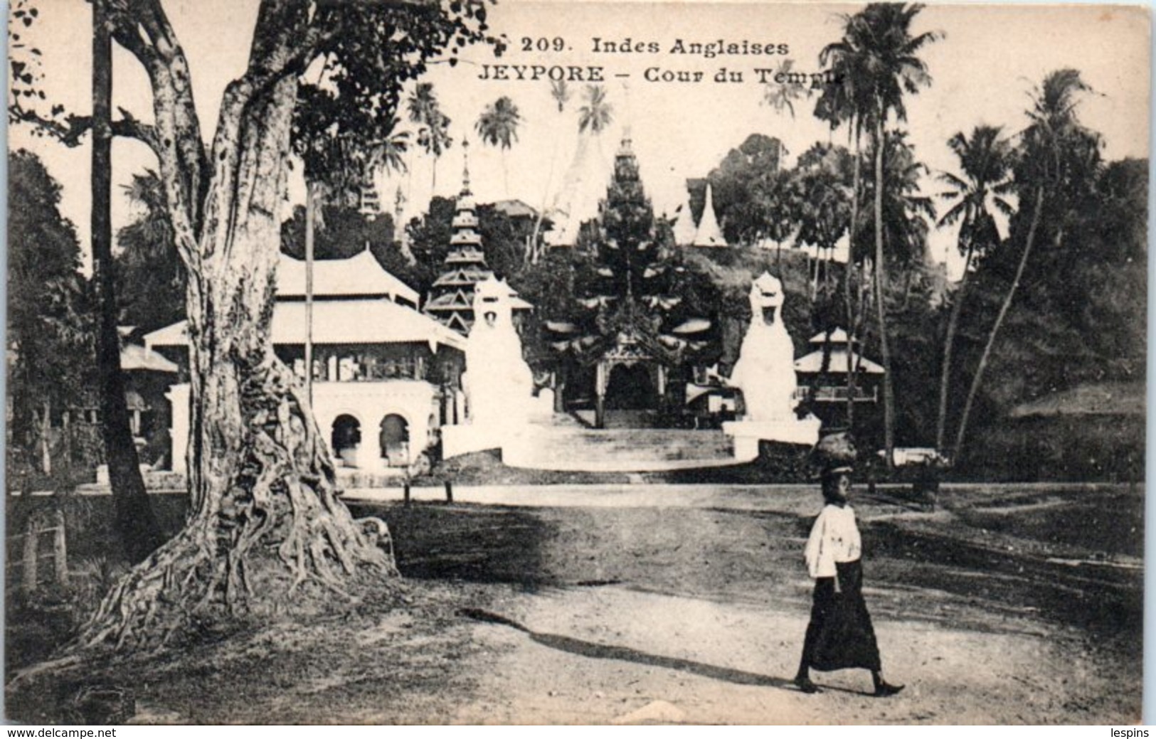 ASIE  - INDE -- Jeypore --  Cour Du Temple - India