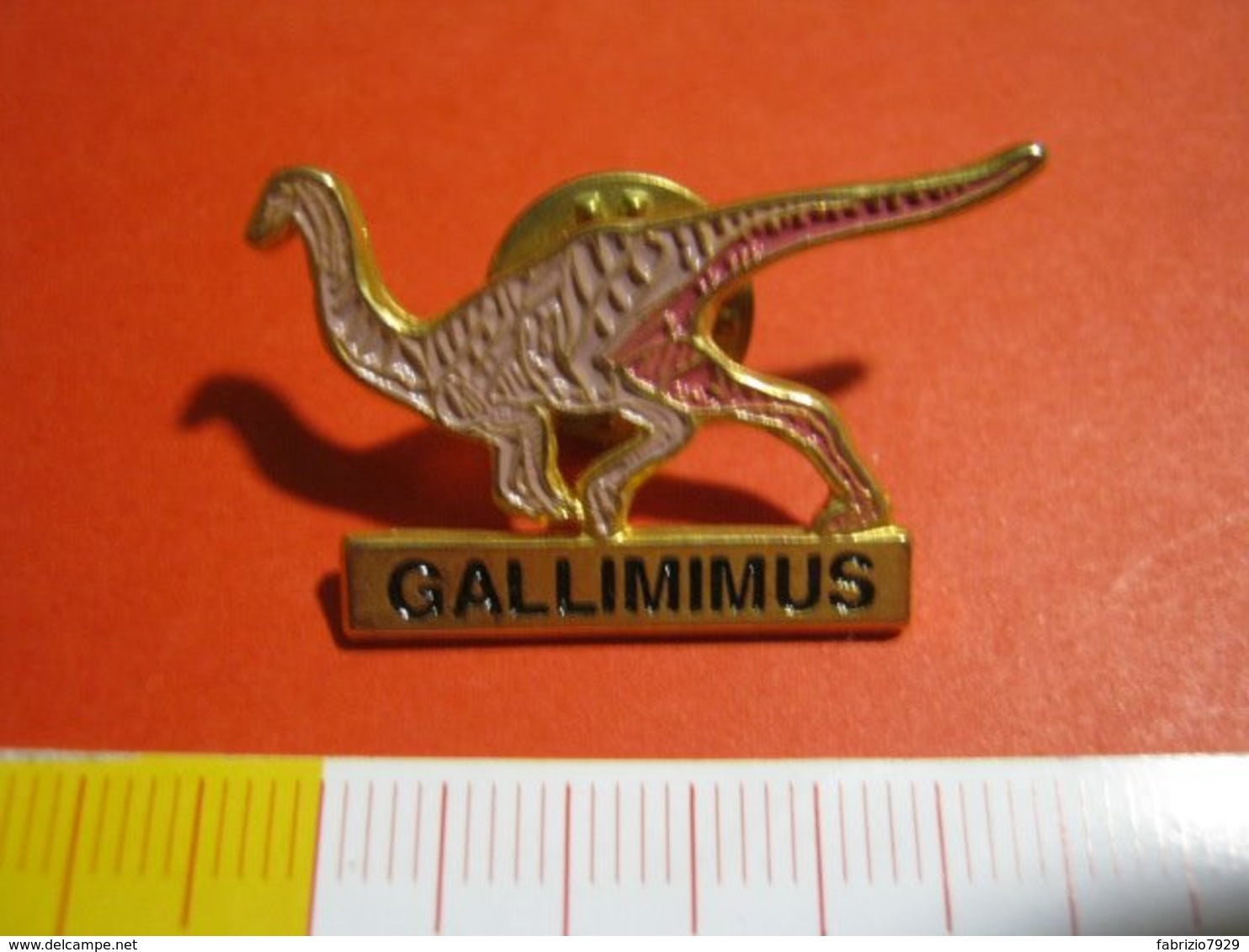 MED.1 PIN'S PIN PINS - ITALIA 1990 DINOSAURO GALLIMIMUS - Fossilien