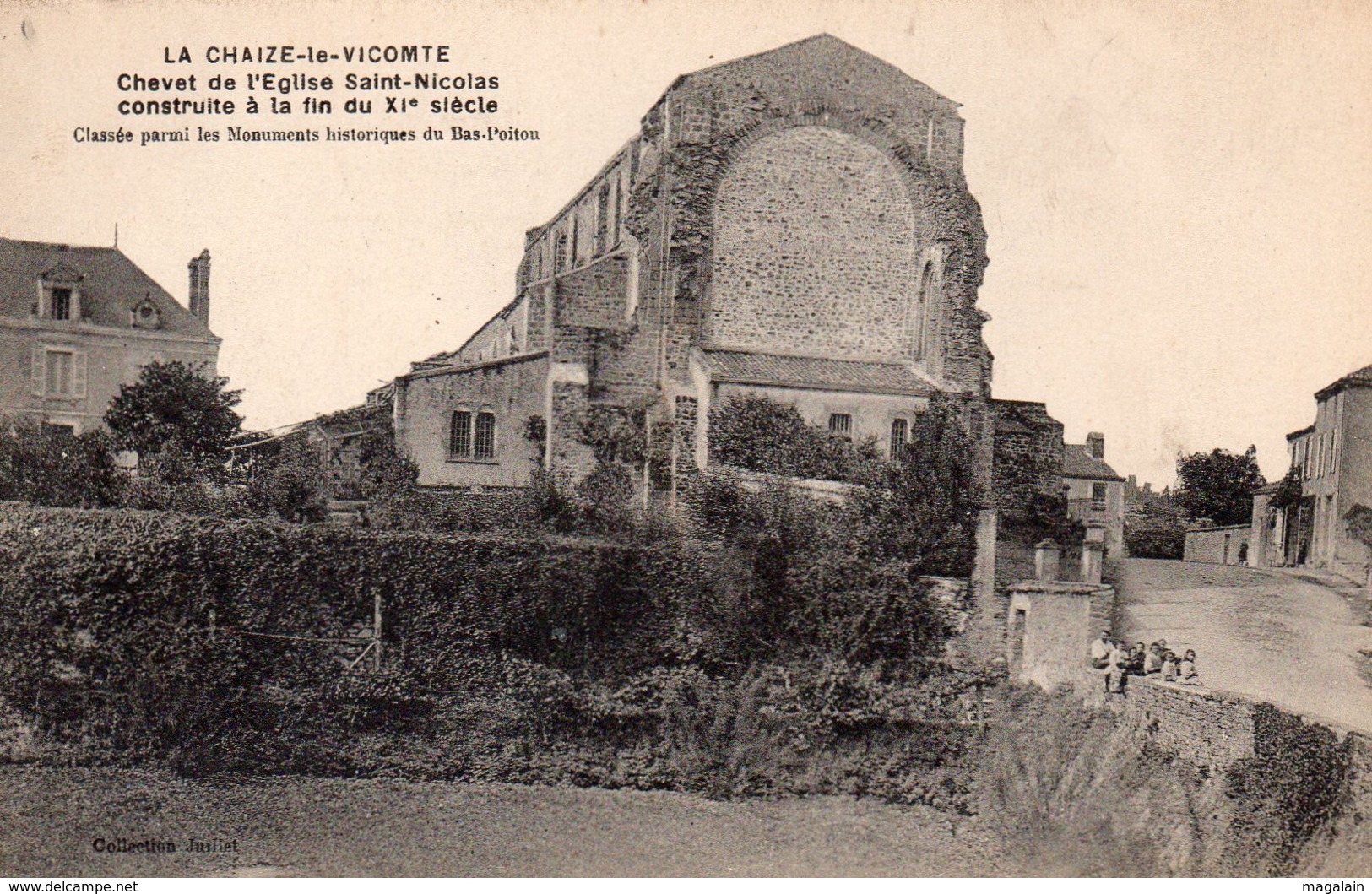 La Chaize Le Vicomte : Chevet De L'église St Nicolas - La Chaize Le Vicomte