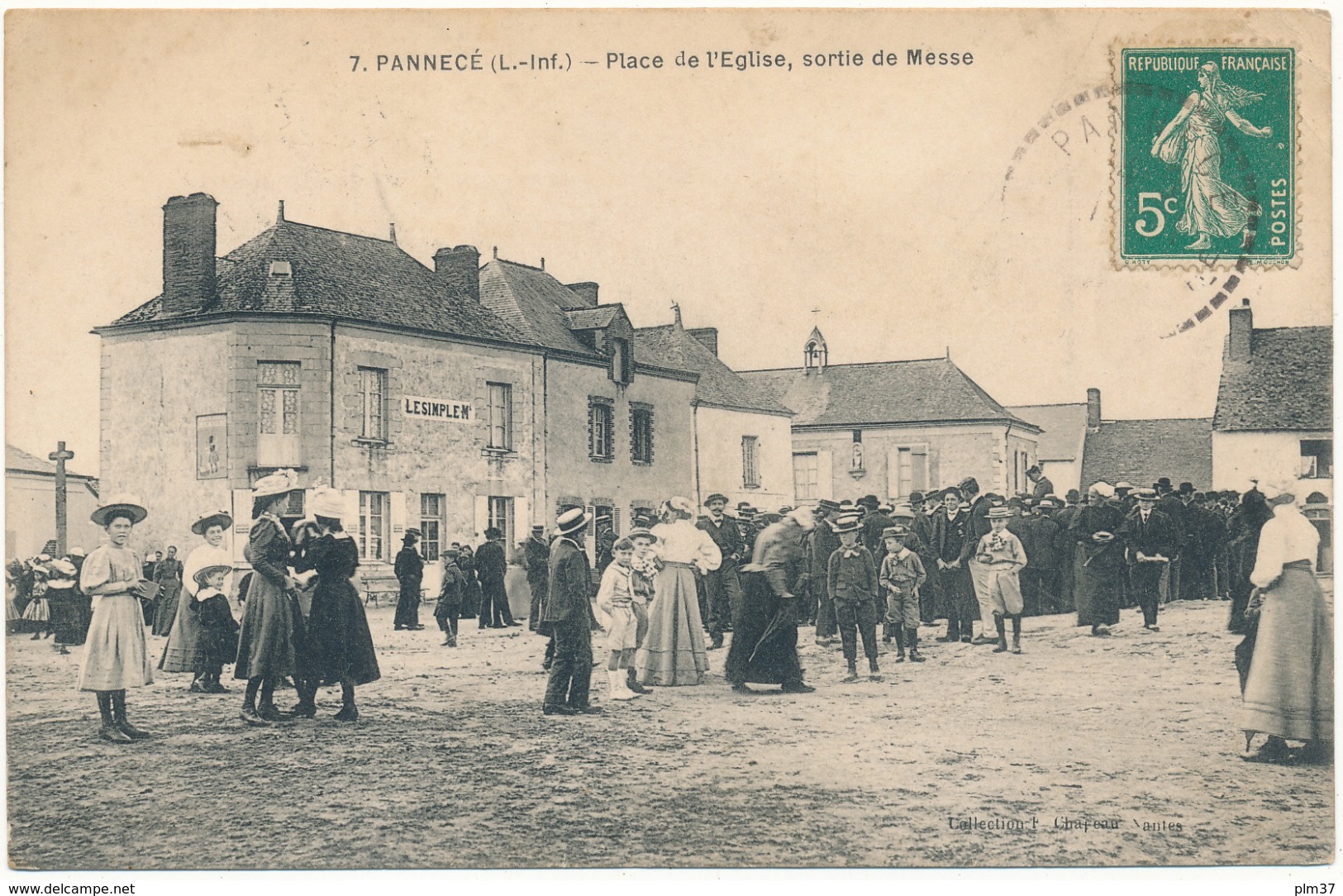 PANNECE - Place De L'Eglise, Sortie De Messe - Andere & Zonder Classificatie