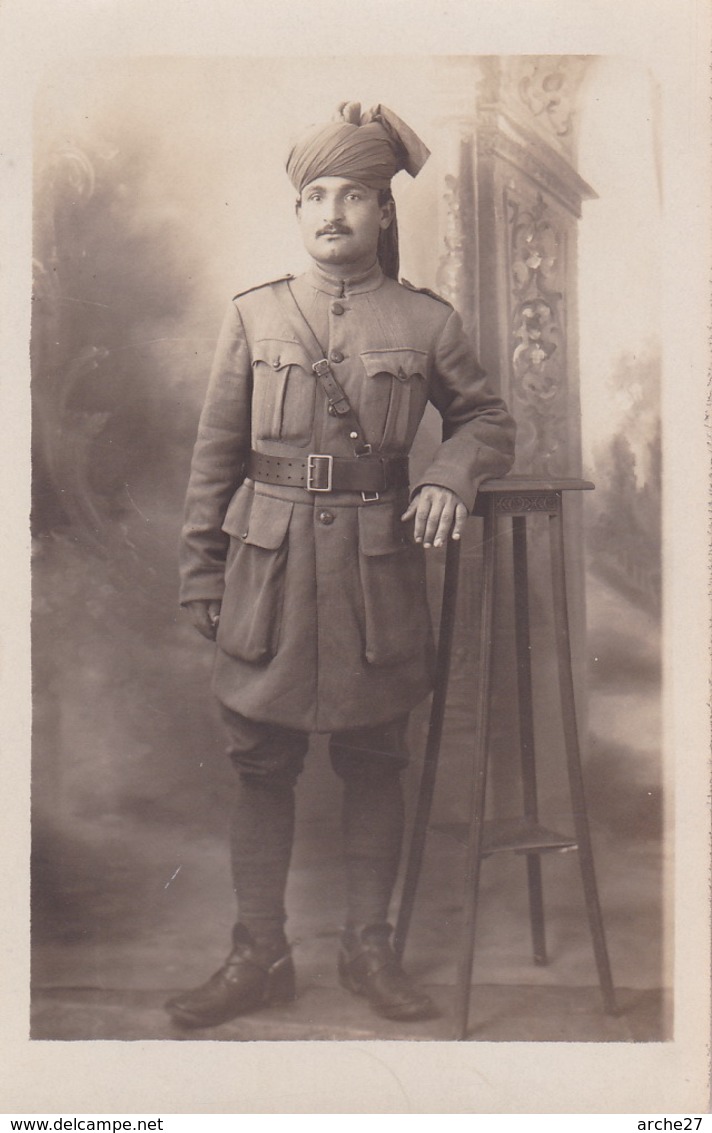 CPA - CARTE PHOTO - Militaria - Soldat Indien (cavalier éperons Souliers) RARE !!!!! - Personen