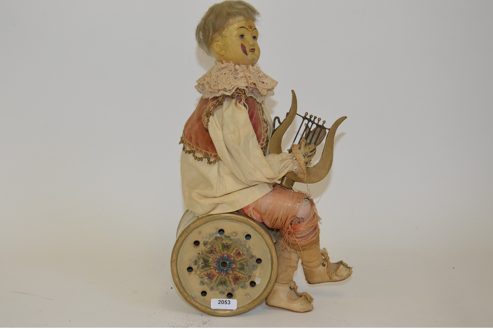 Automate Joueur De Lyre, France, Fin XIXème Siècle, En Tôle Peinte, Tissu Et Celluloïd. Mécanique En Ordre De Marche. Ha - Otros & Sin Clasificación