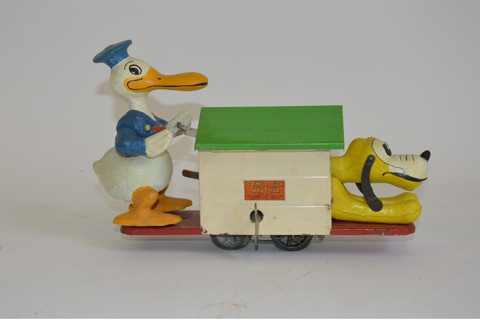 THE LIONEL CORP. USA, Donald Duck Hand Car. 1936. Réf. 1107. Elément De Train Mécanique écartement Zéro. Tôle Peinte Et  - Otros & Sin Clasificación