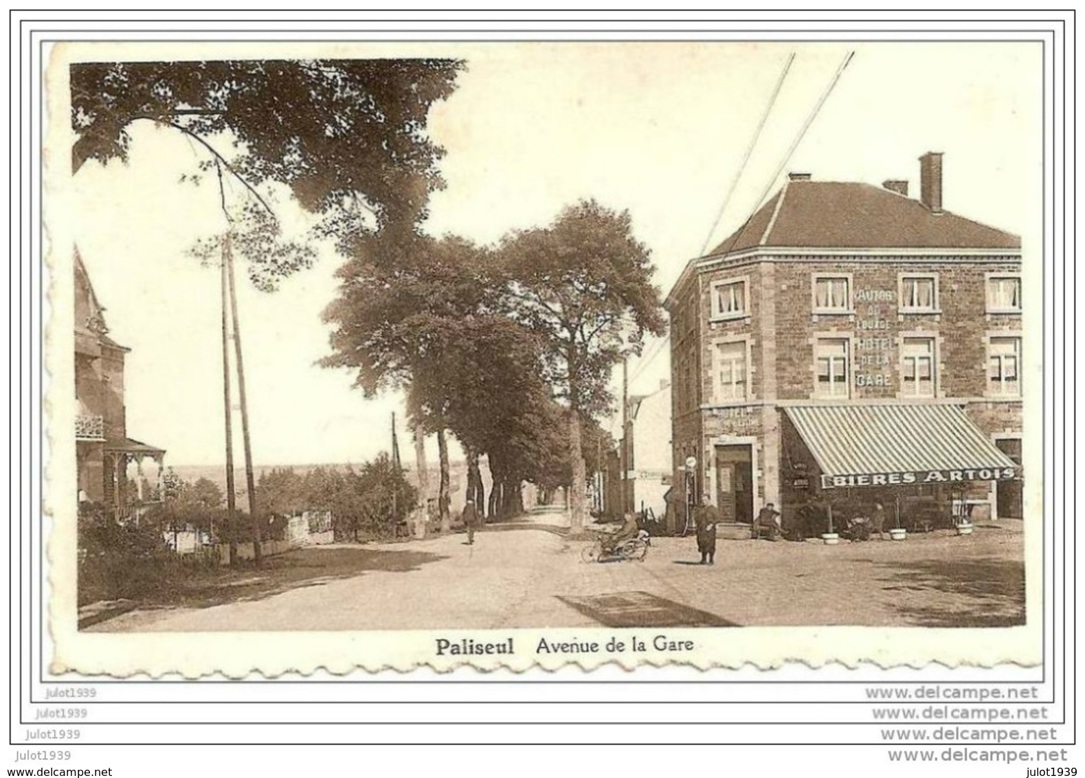 PALISEUL ..--  GARE . 1939 Vers WOLUWE ( Mr Mme ADRIANSSENS ) . Voir Verso . - Paliseul