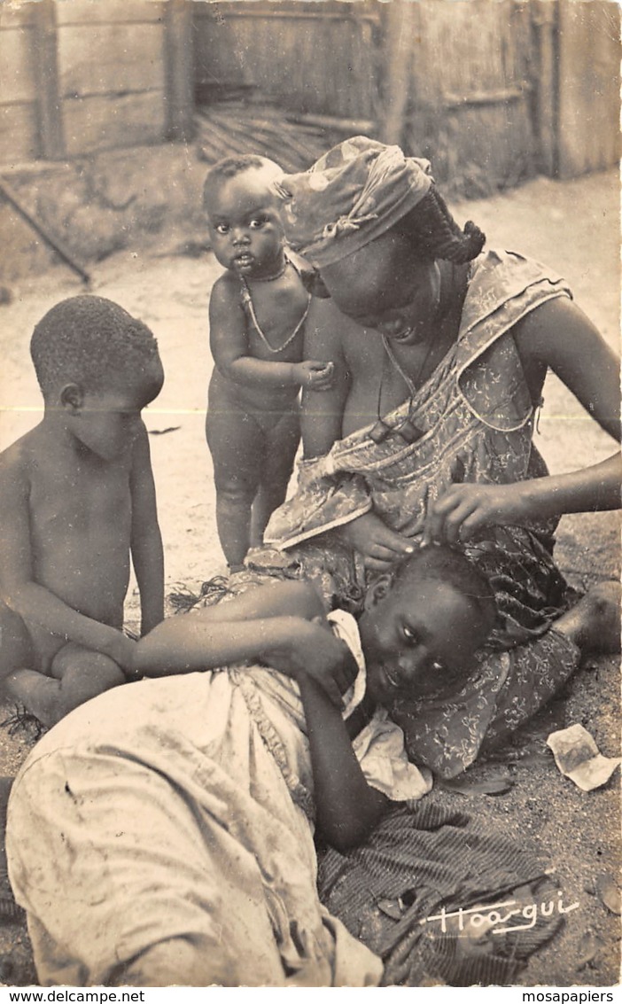 Salon De Coiffure A.O.F. - Sénégal