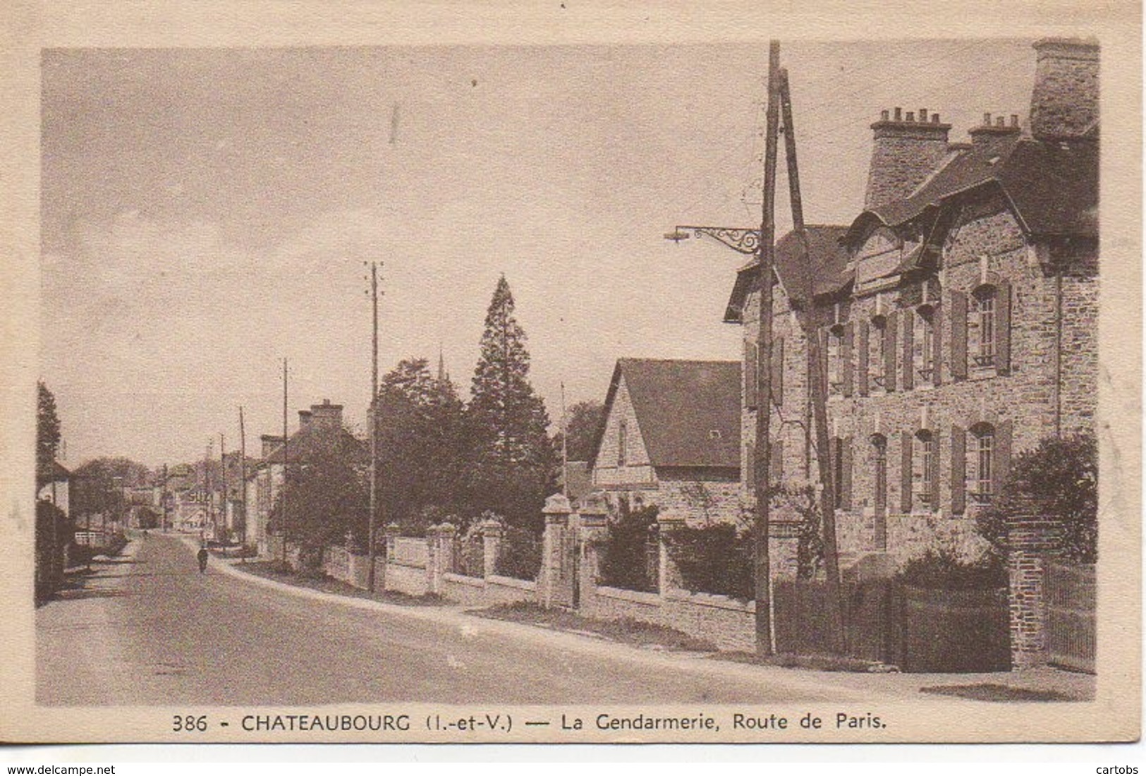 35 CHATEAUBOURG  La Gendarmerie  Route De Paris - Sonstige & Ohne Zuordnung