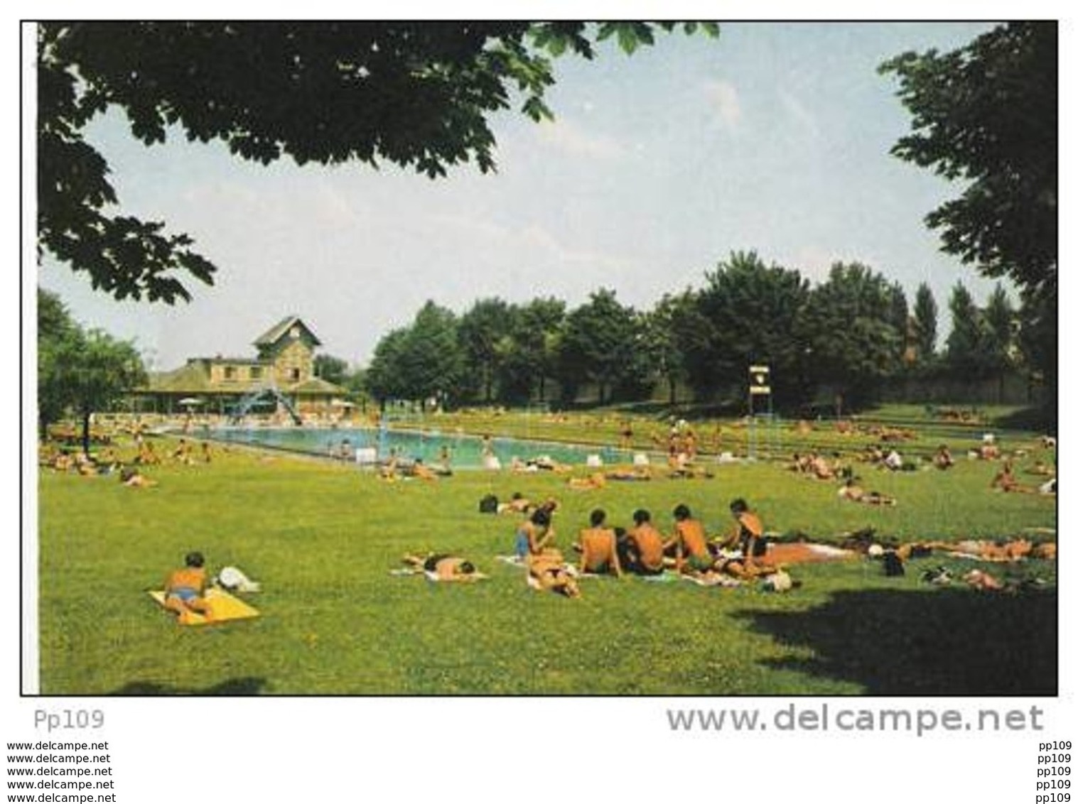 CP Bassin De Natation / Ping-pong Piscine / Tennis De Table  Solarium D'EVERE - Rue De Genève (Place Meiser) - Evere