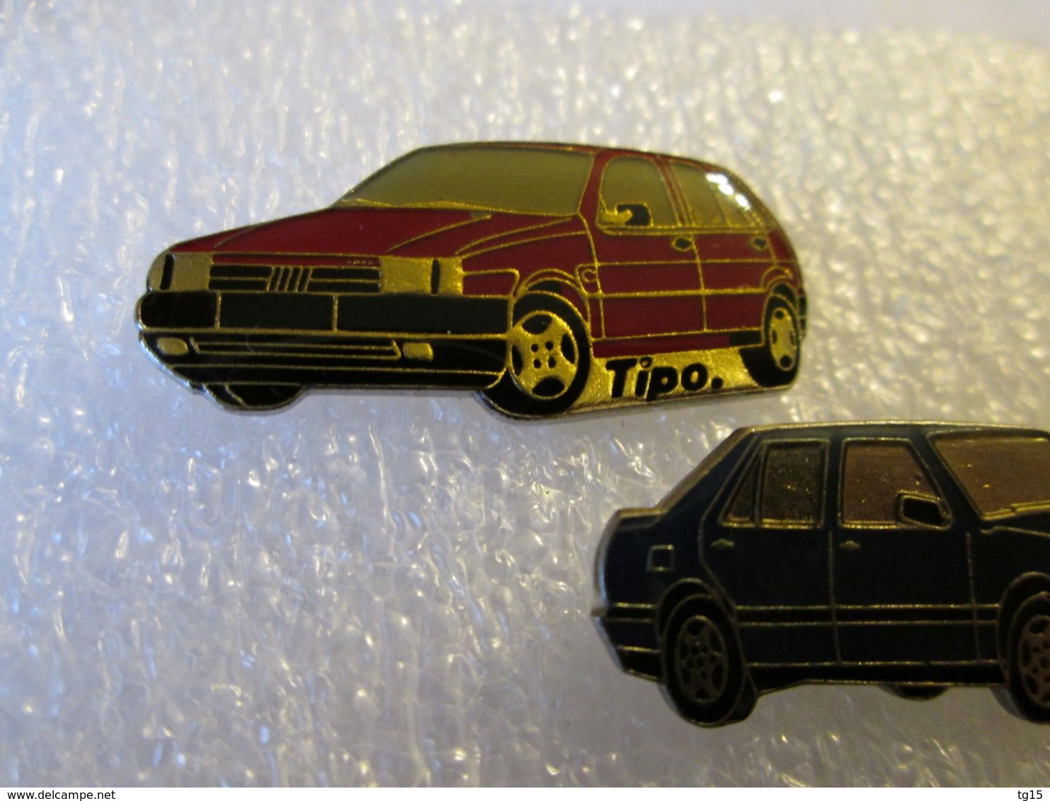 PIN'S   Lot 2 FIAT  CROMA  ET TIPO - Fiat