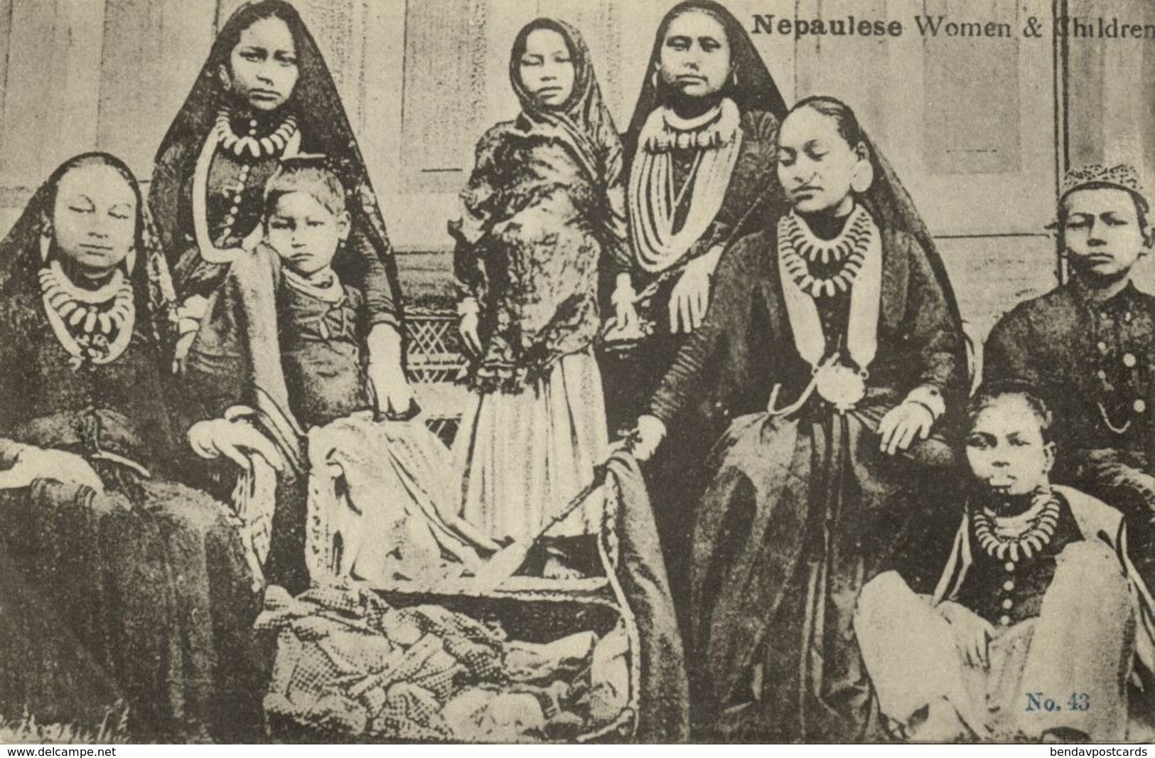 Nepal, Native Nepalese Women And Children, Jewelry Necklace (1920s) Postcard - Nepal