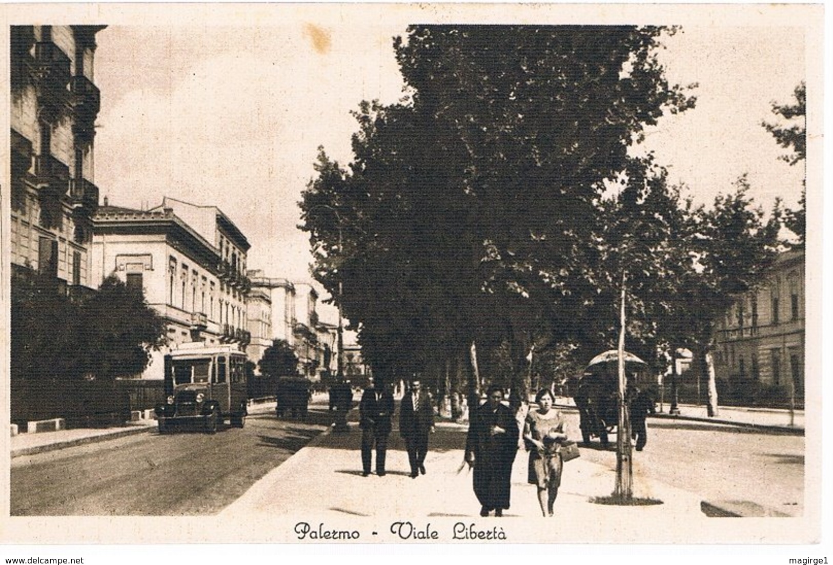 B3431 - Palermo Viale Libertà Animata Con Autobus E Si Vede Il Villino Riccobono Miccichè Sopraelevato, Viaggiata 1932 - Palermo