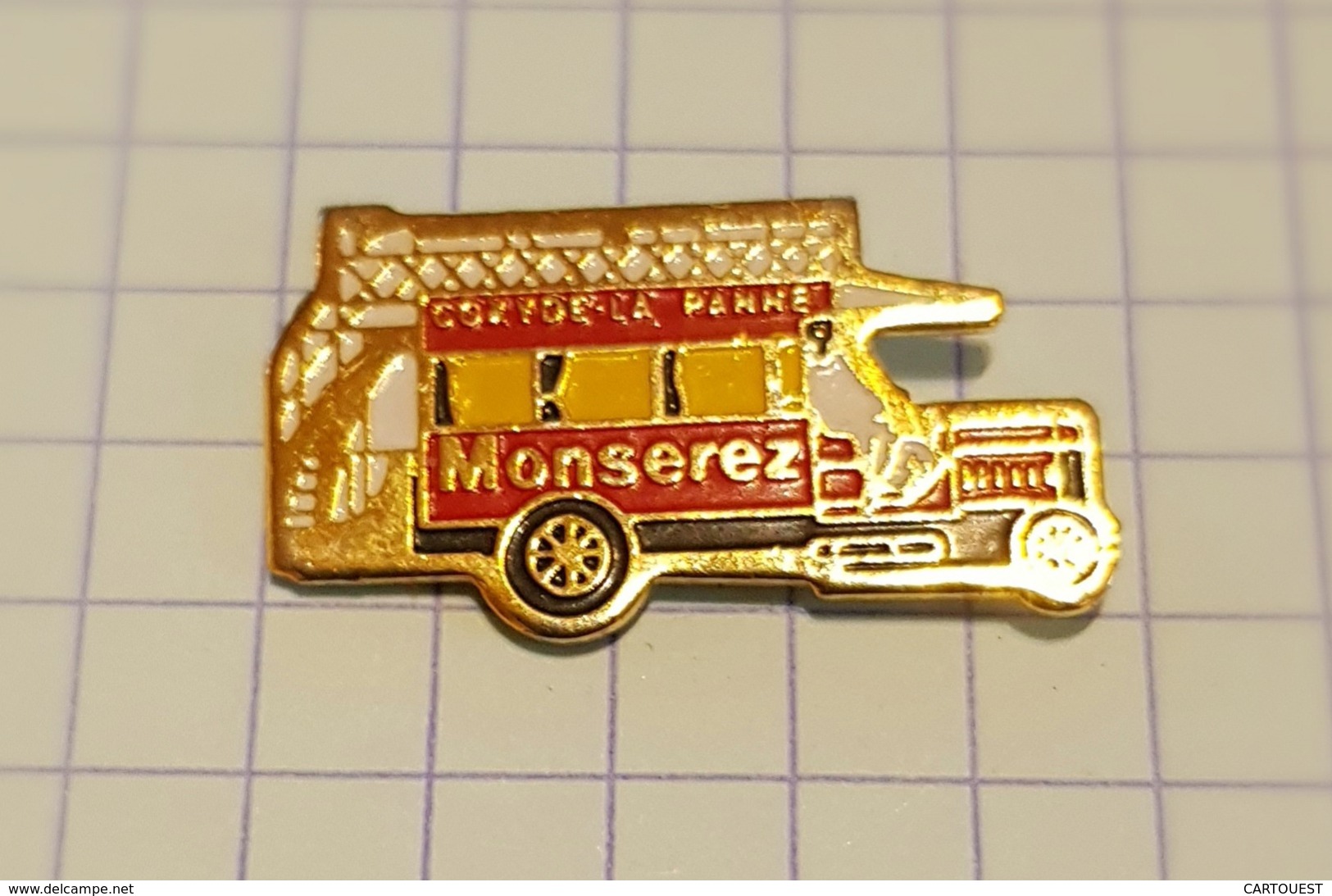 ☺♦♦ Pin's Pins / THÈME TRANSPORT ֎ Rare Et De Belle Qualité ֎ COXYDE LA PANNE MONSEREZ Camion Ou Bus - Transportes