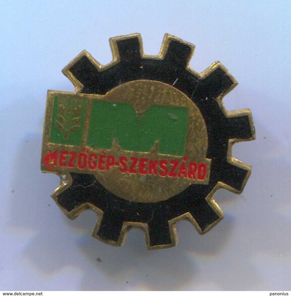 MEZOGEP, Szekszard Hungary - Tractor, Trattore, Agricultural Machinery, Landtechnik, Vintage Pin, Badge, Abzeichen - Transportation