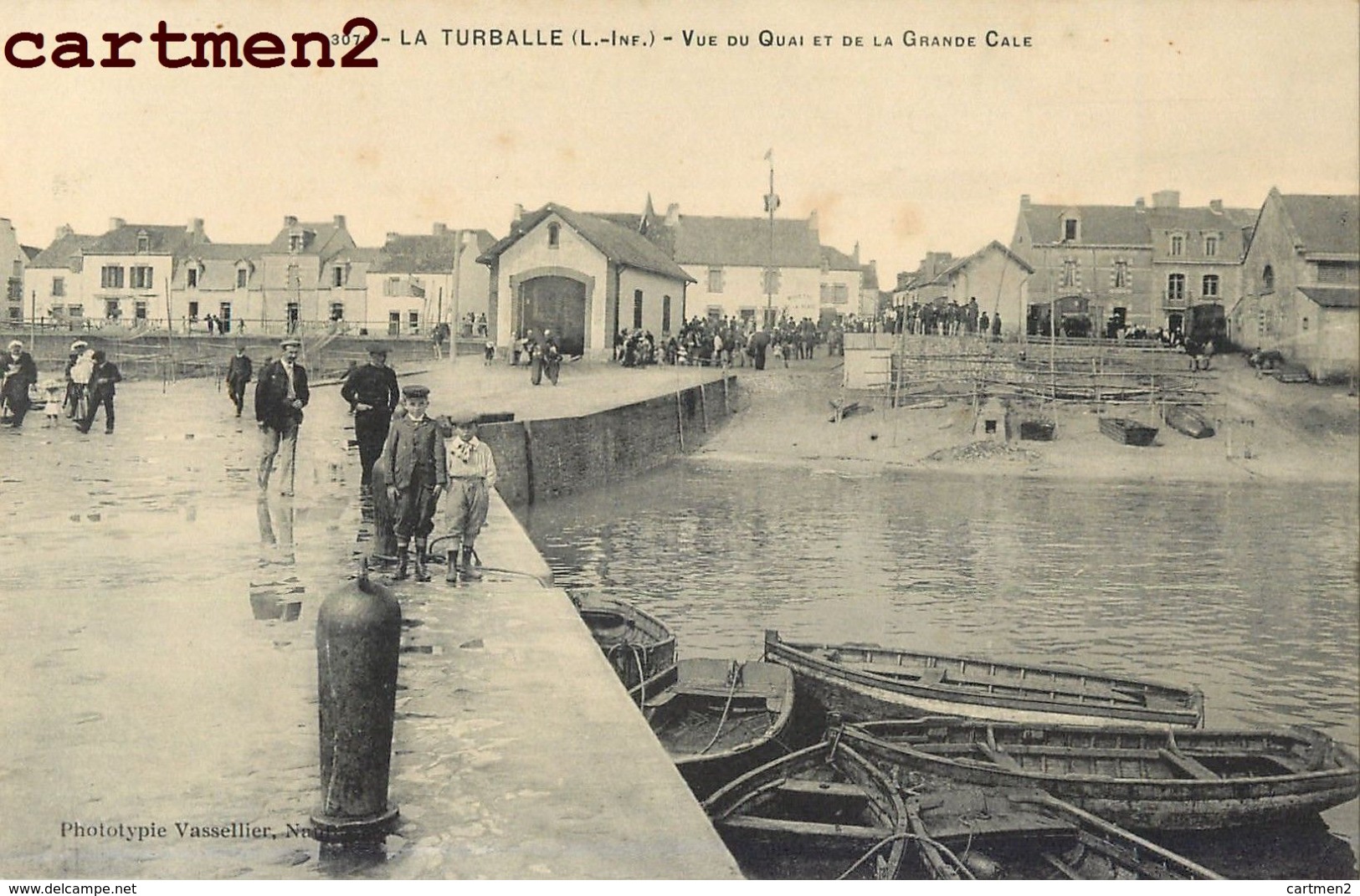 LA TURBALLE VUE DU QUAI ET DE LA GRANDE CALE 44 - La Turballe