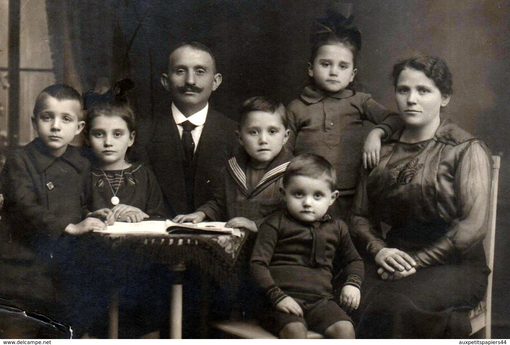 Grand Tirage CDV - Photo Albuminé Original Cartonné Portrait De Famille En Studio à Düsseldorf Vers 1900 - Anciennes (Av. 1900)