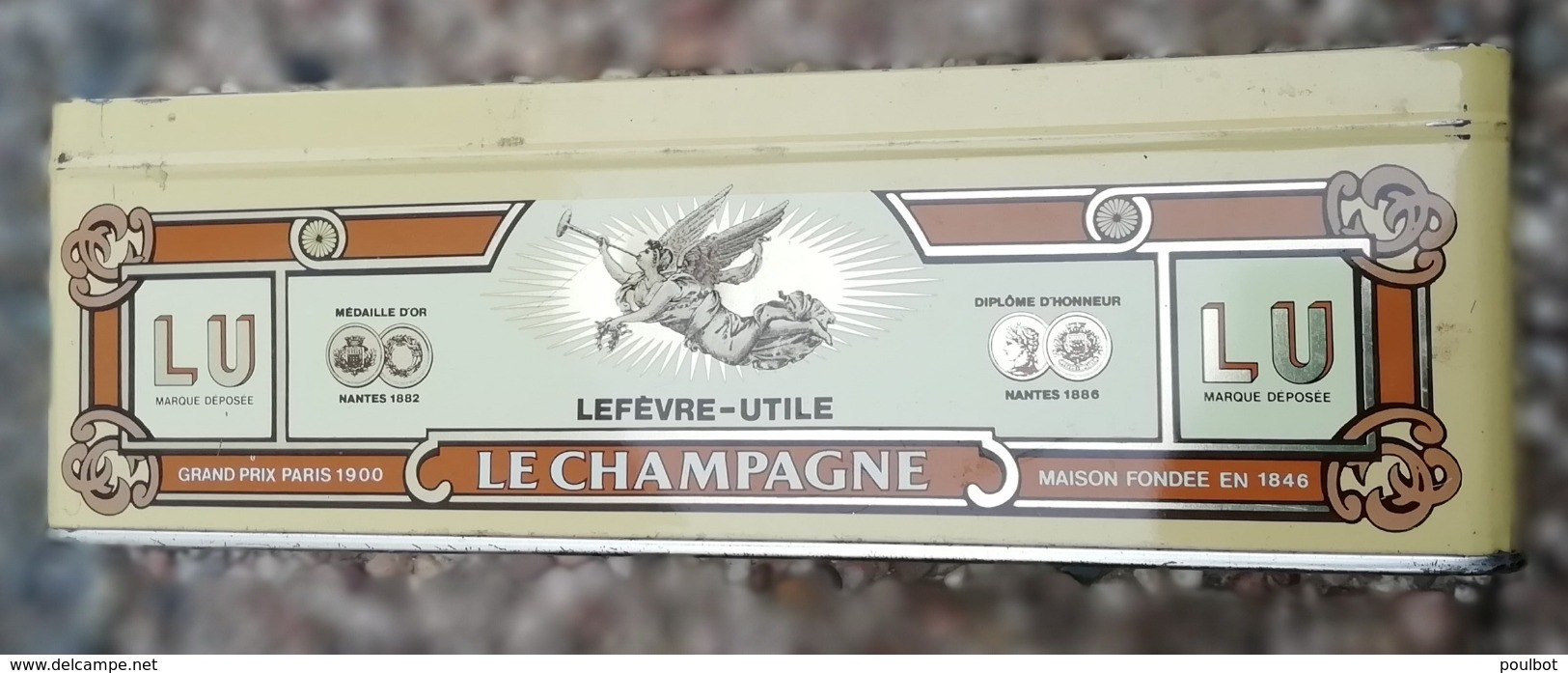 LU  Lefevre - Utile Nantes Le Champagne Boite En Tole Ancienne - Boîtes