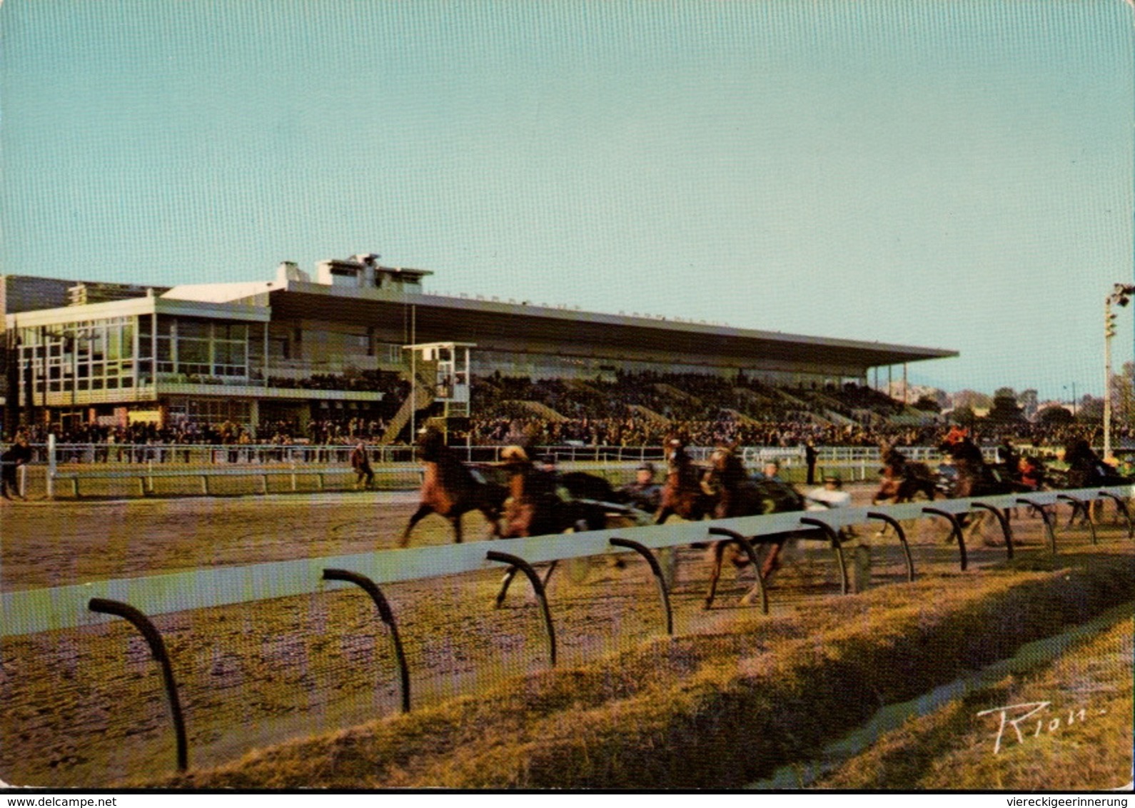 ! Moderne Ansichtskarte, Cagnes Sur Mer, Passage En Cours, Pferderennbahn, Horse Race Track - Paardensport