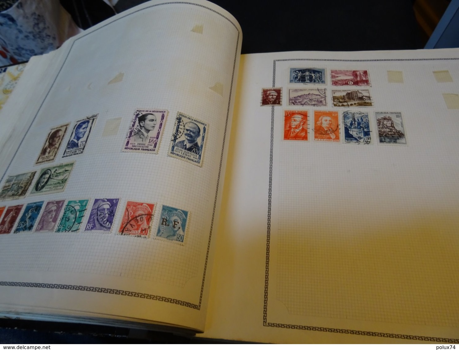 TIMBRES DU MONDE album  THIAUDE  des années 1956  +-