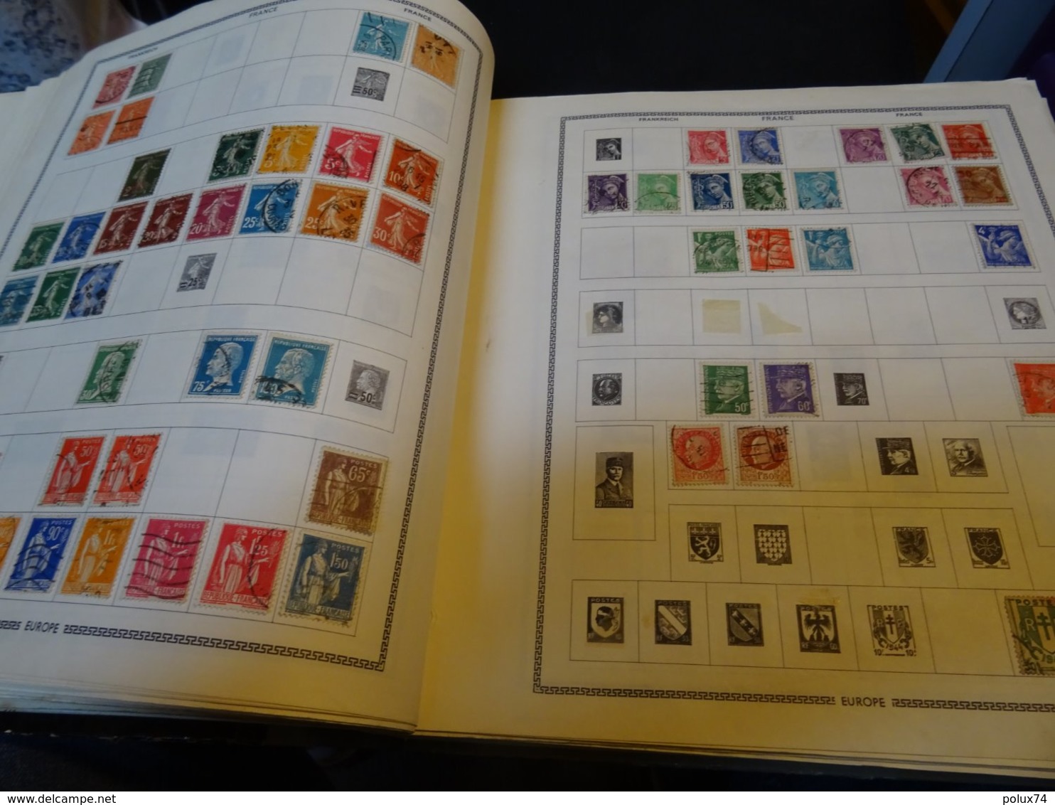 TIMBRES DU MONDE album  THIAUDE  des années 1956  +-