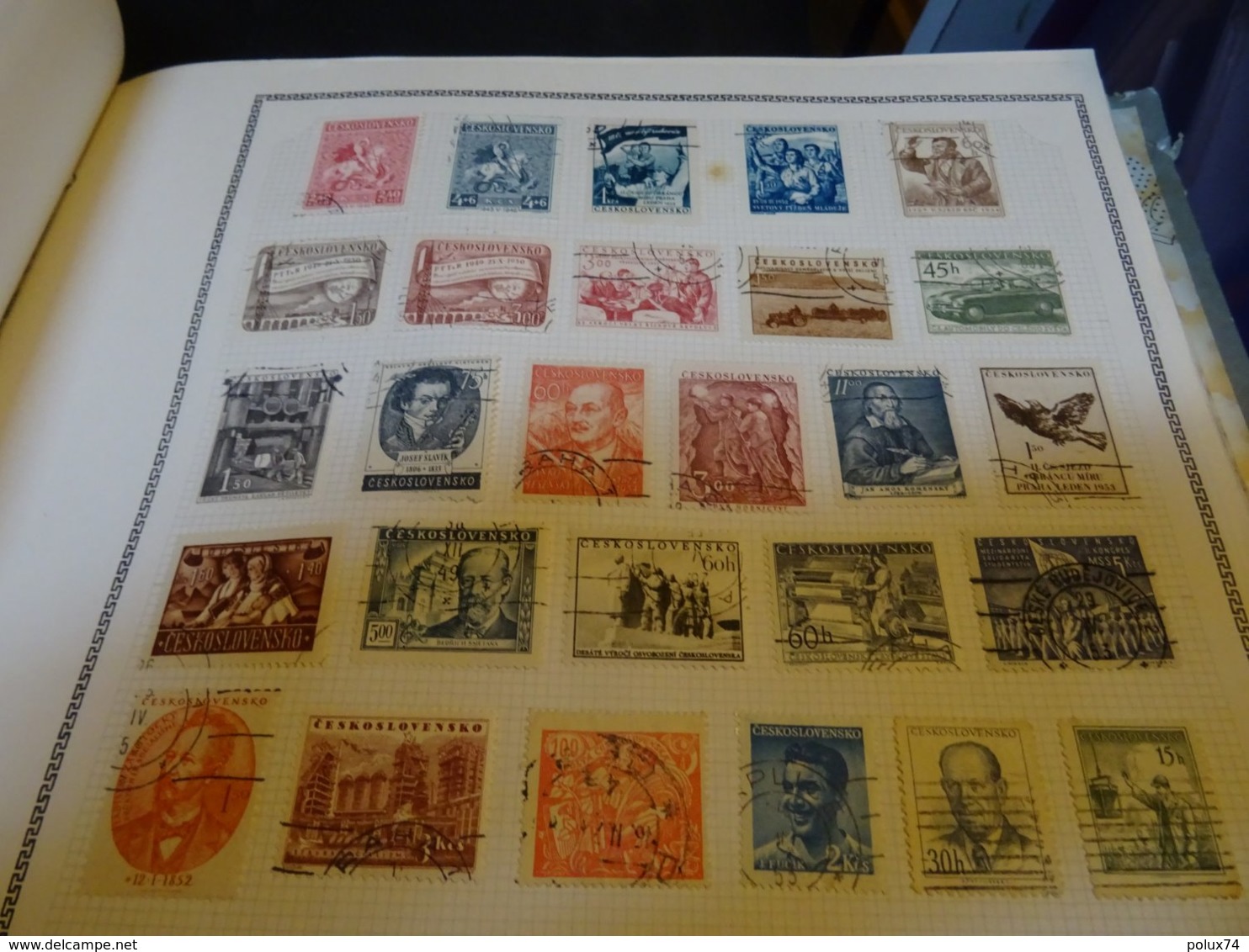 TIMBRES DU MONDE album  THIAUDE  des années 1956  +-