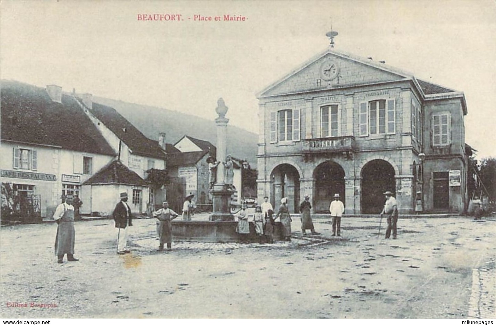 39 JURA Belle Animation à La Fontaine De La Place De La Mairie De BEAUFORT - Beaufort