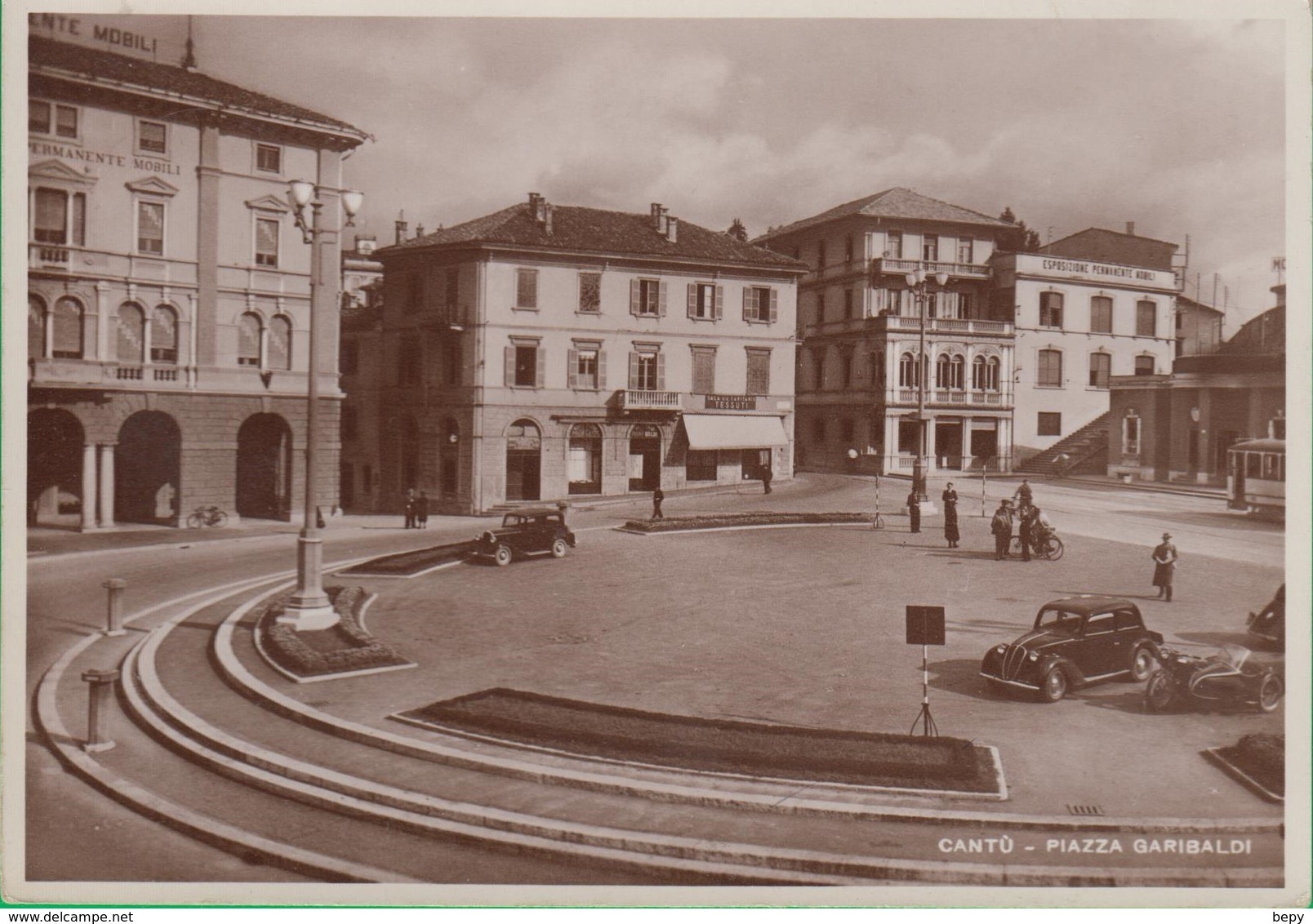 CANTù. Piazza Garibaldi. Auto. Macchina. 835 - Varese